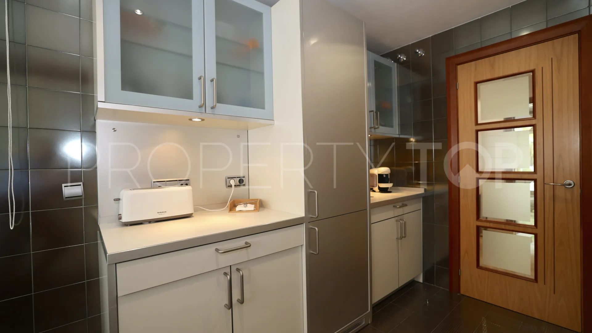 Apartamento en venta con 2 dormitorios en El Embrujo Banús