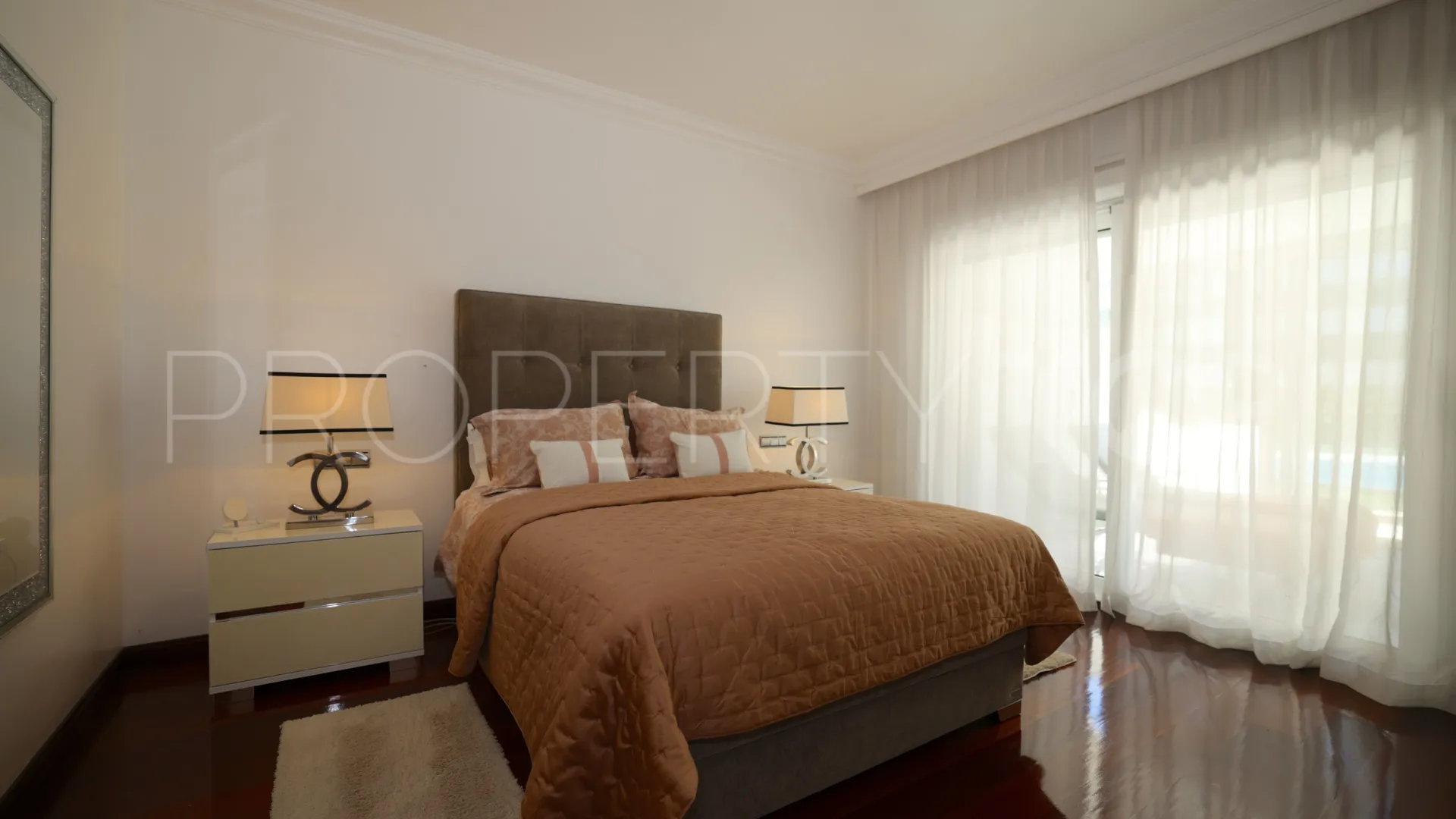 Apartamento en venta con 2 dormitorios en El Embrujo Banús