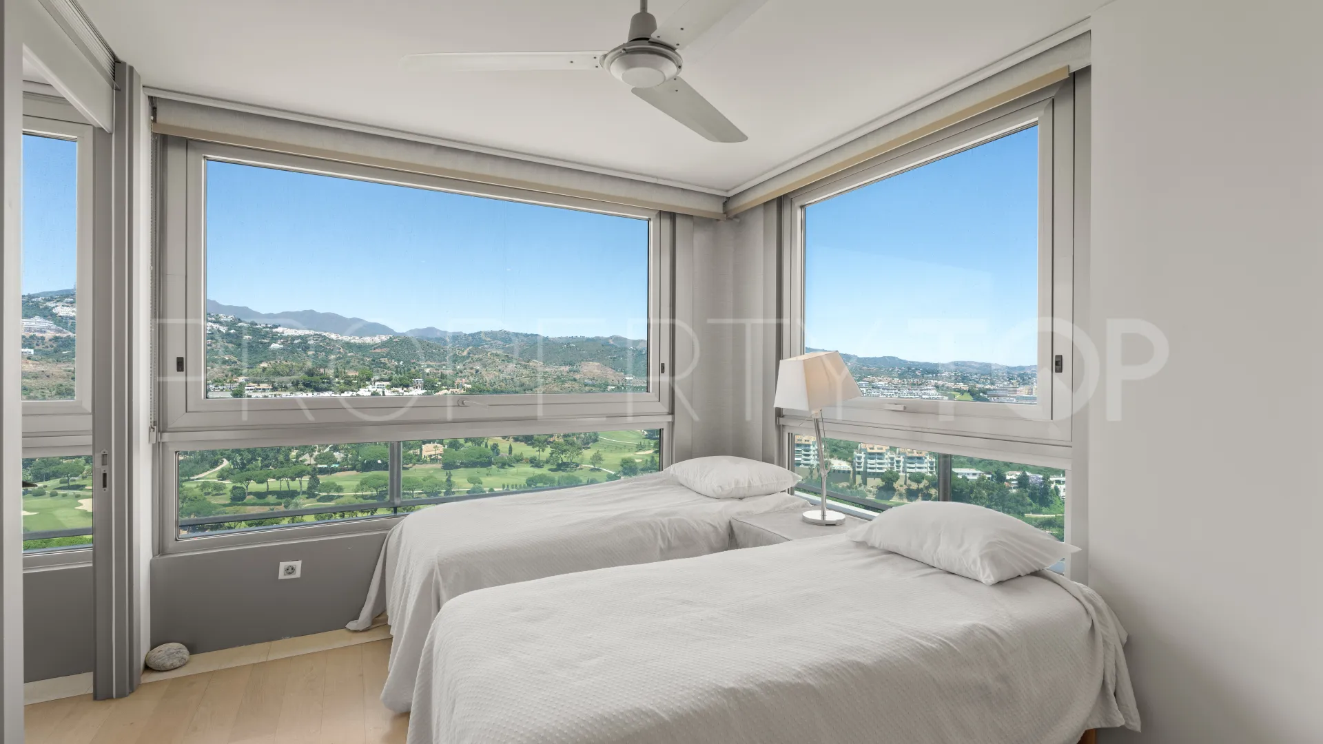 6 bedrooms Rio Real penthouse for sale