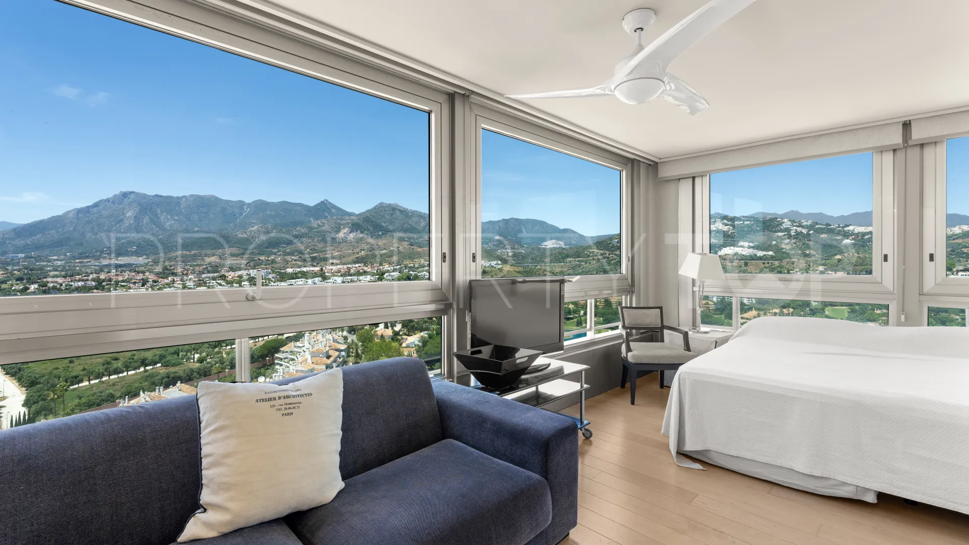 6 bedrooms Rio Real penthouse for sale
