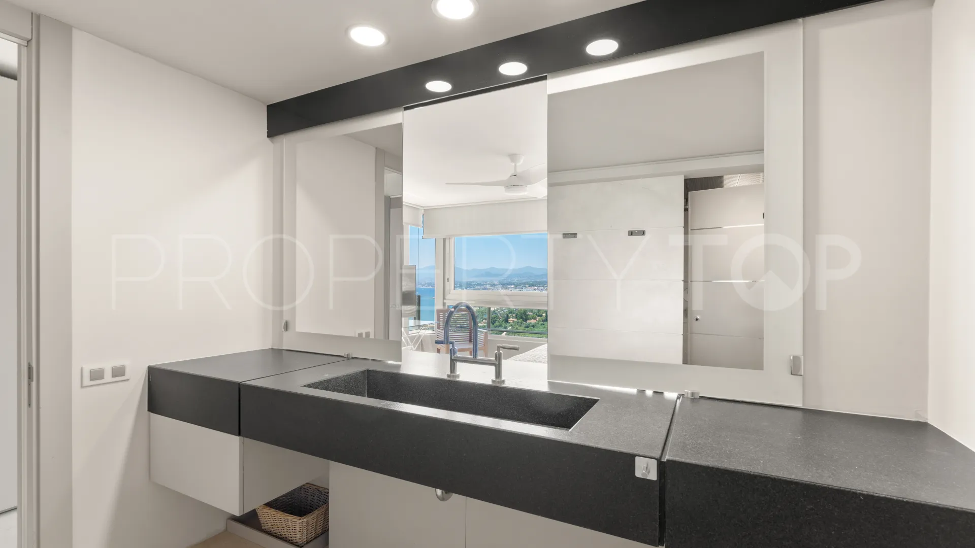 6 bedrooms Rio Real penthouse for sale