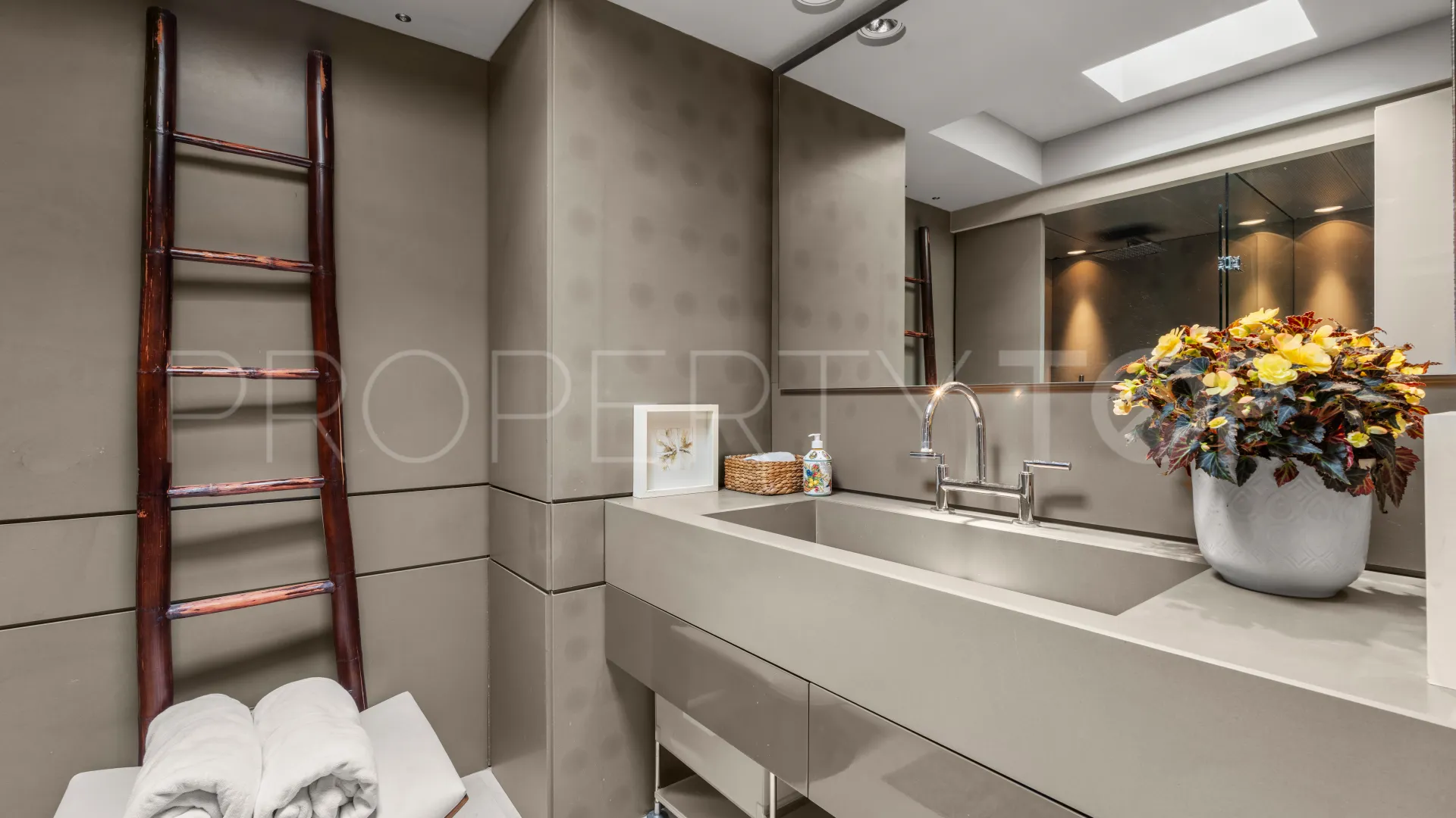 6 bedrooms Rio Real penthouse for sale