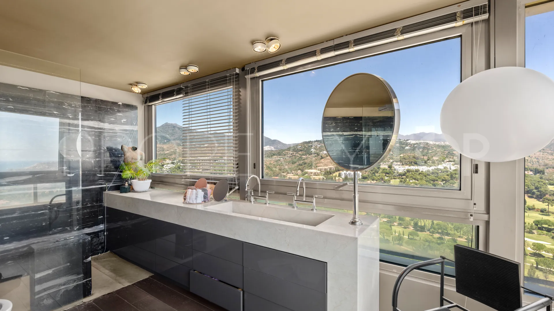 6 bedrooms Rio Real penthouse for sale