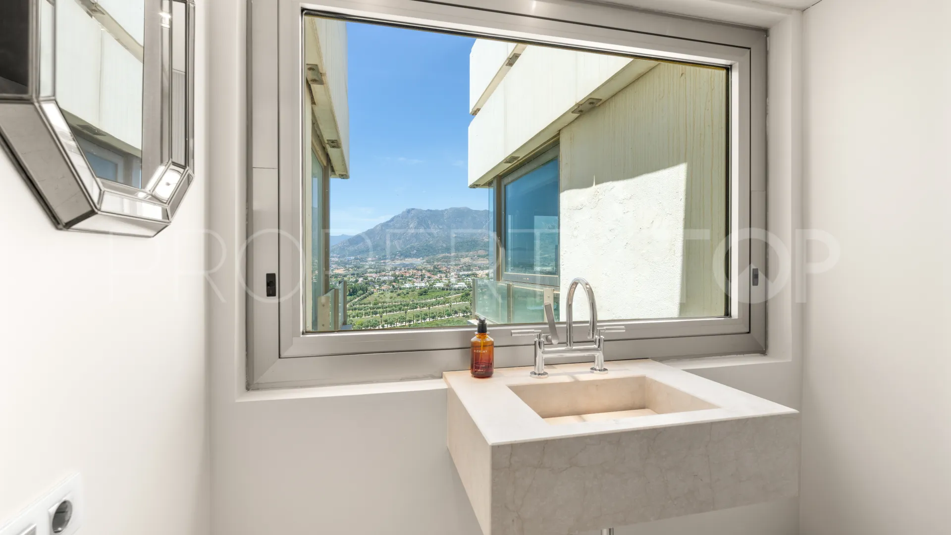 6 bedrooms Rio Real penthouse for sale