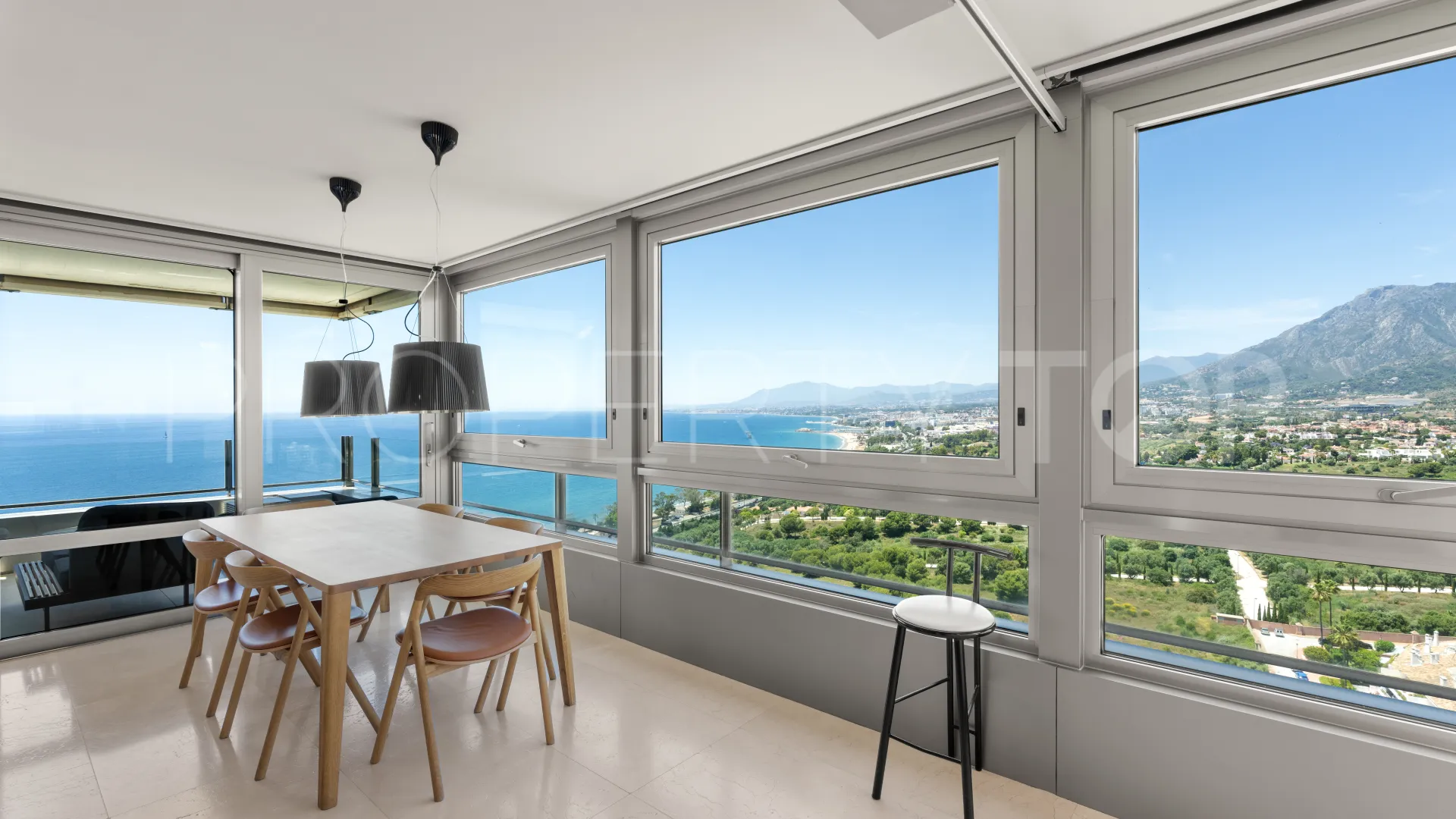 6 bedrooms Rio Real penthouse for sale