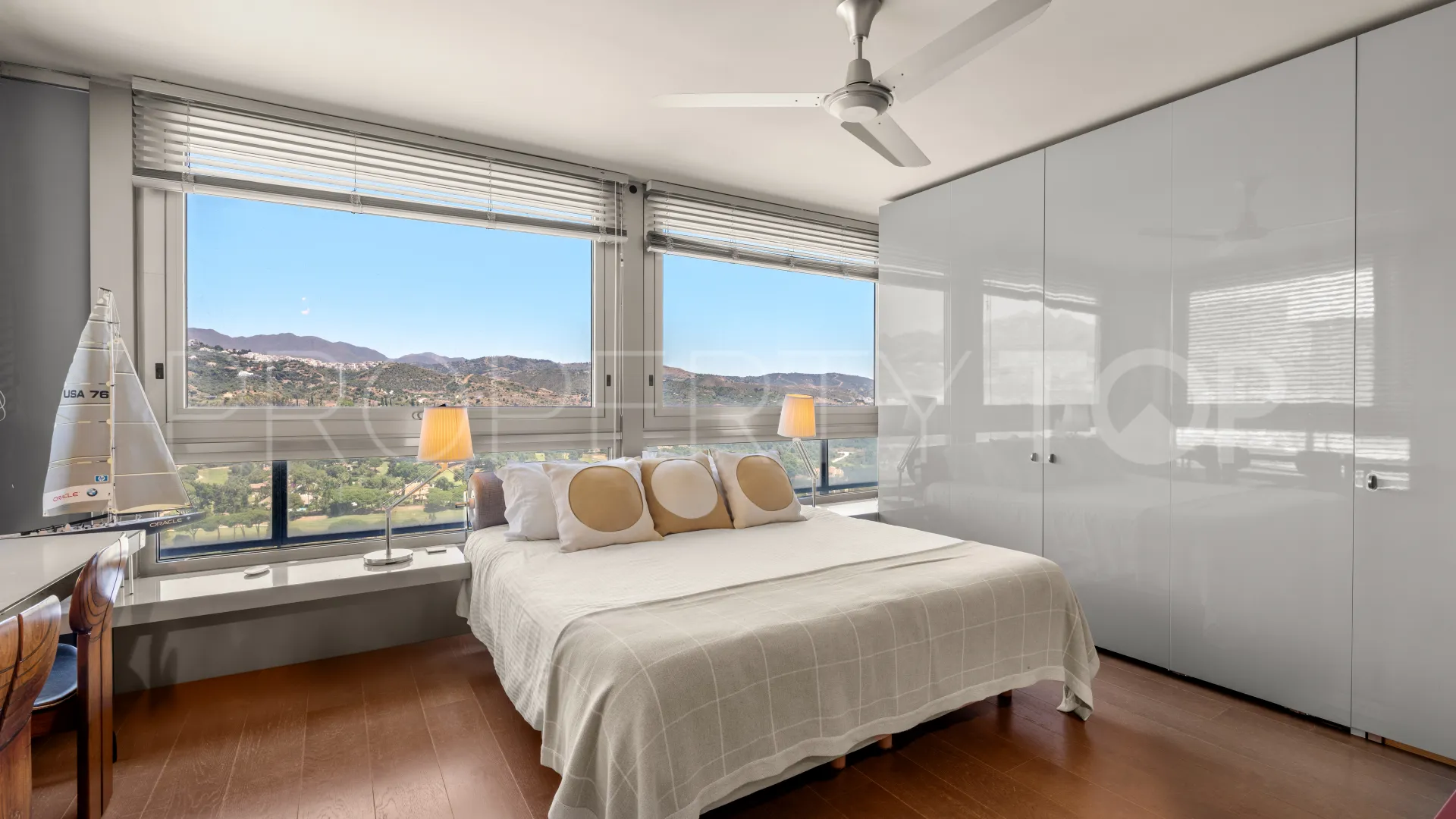 6 bedrooms Rio Real penthouse for sale