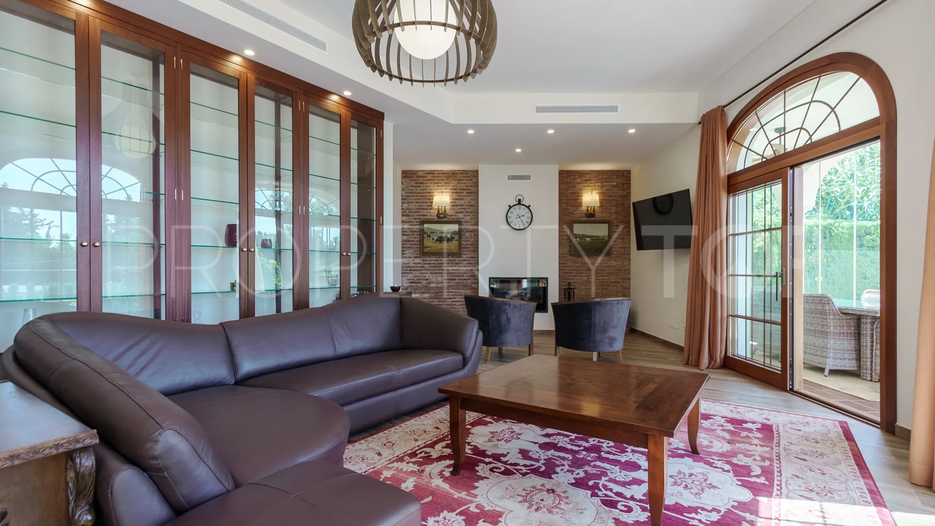 Se vende villa con 6 dormitorios en El Rosario