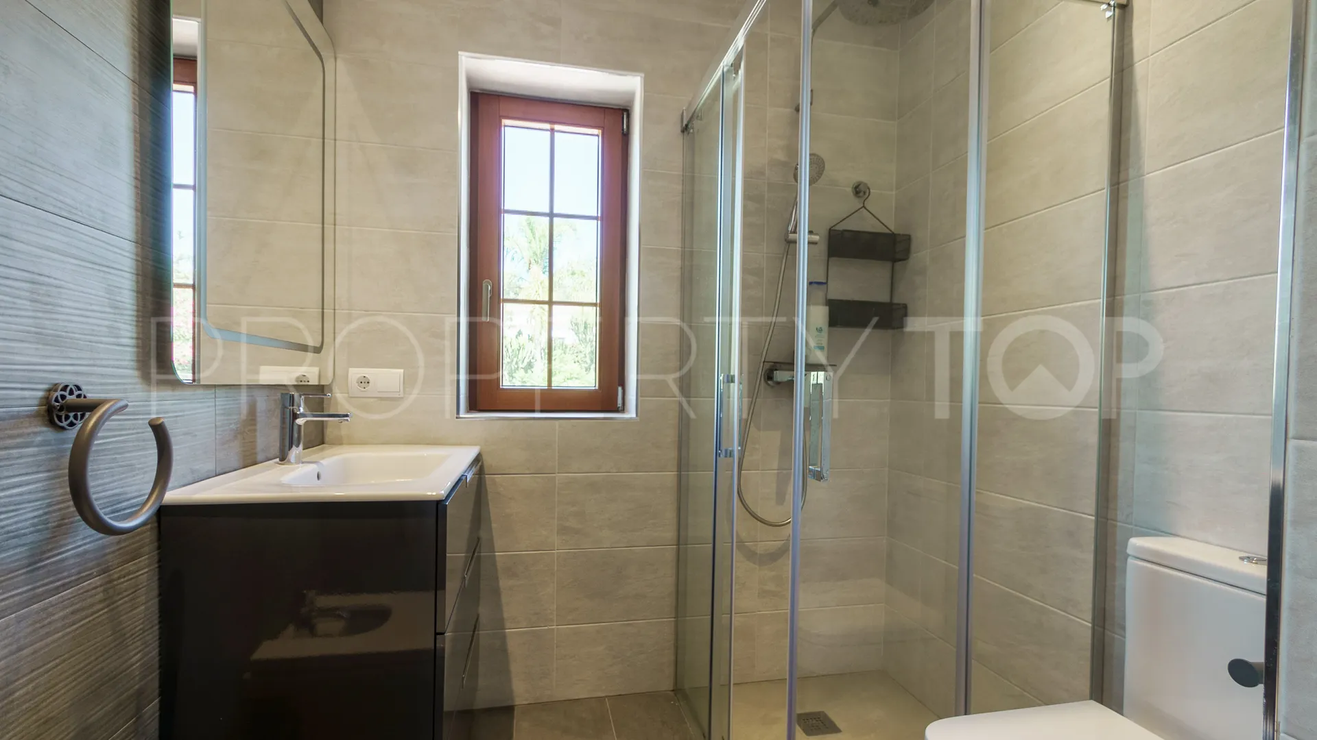 Se vende villa con 6 dormitorios en El Rosario