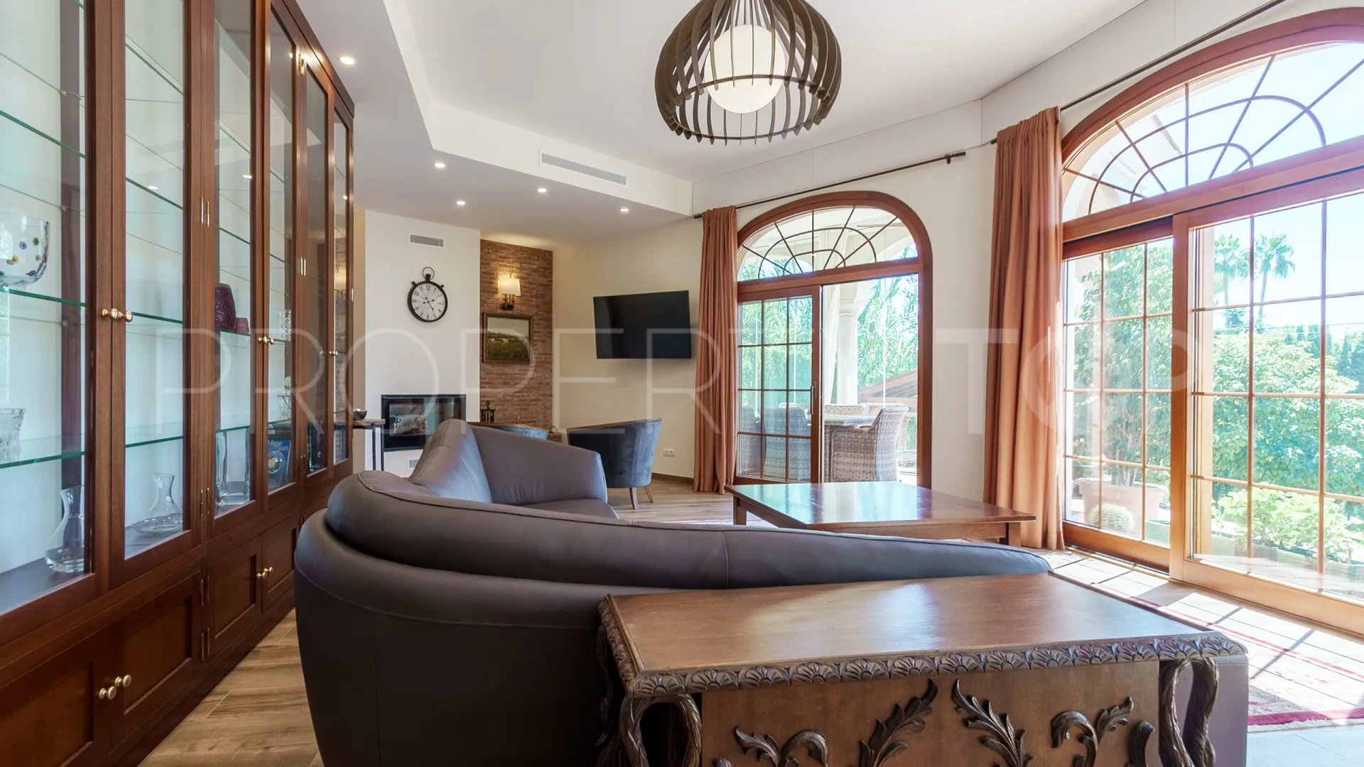 Se vende villa con 6 dormitorios en El Rosario