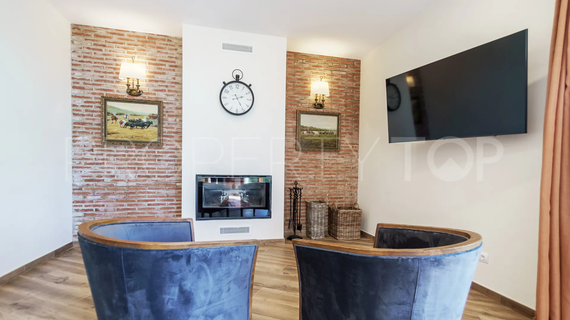 Se vende villa con 6 dormitorios en El Rosario