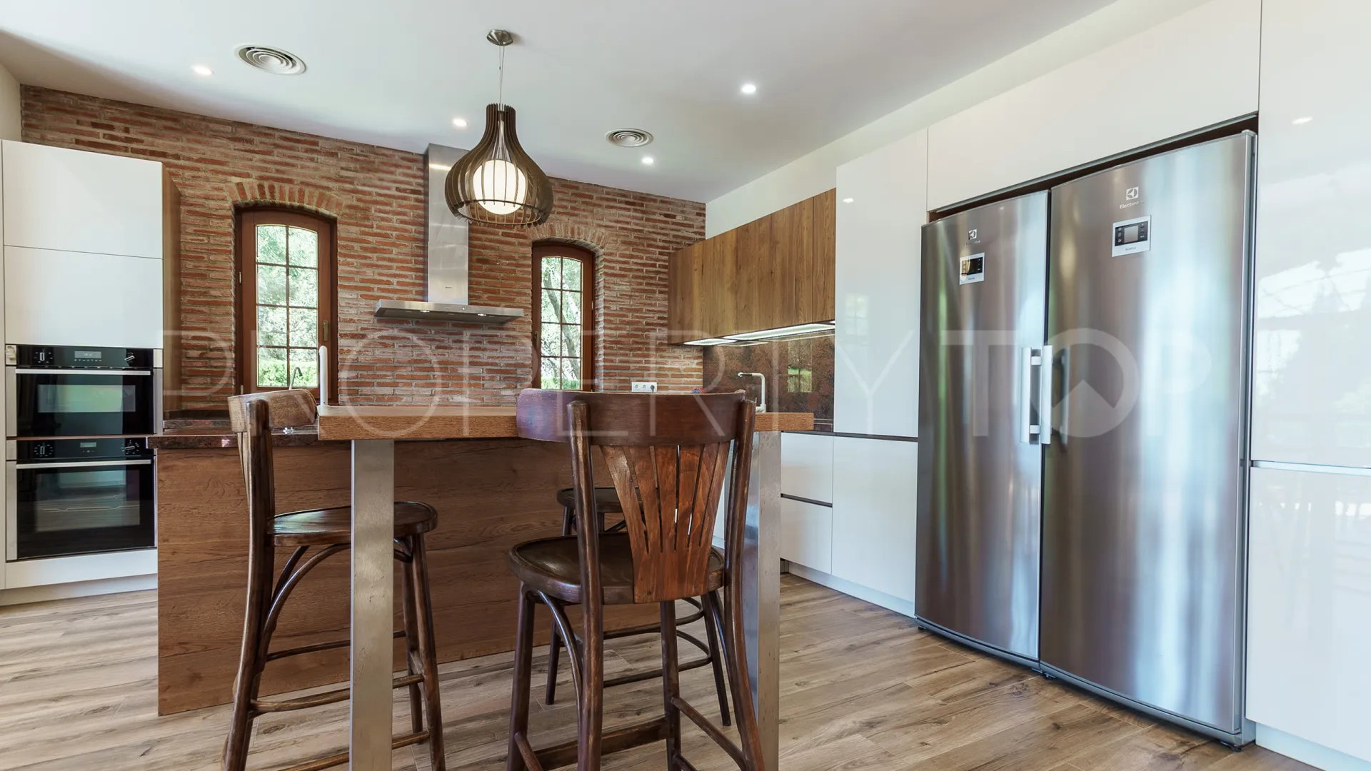 Se vende villa con 6 dormitorios en El Rosario
