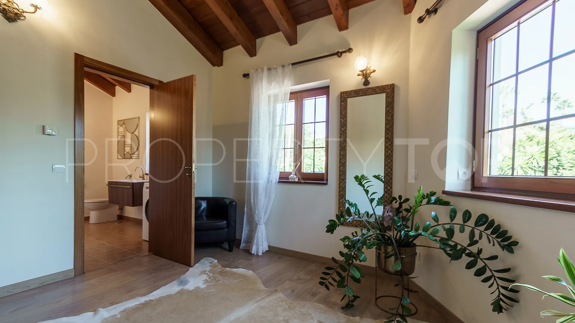 Se vende villa con 6 dormitorios en El Rosario