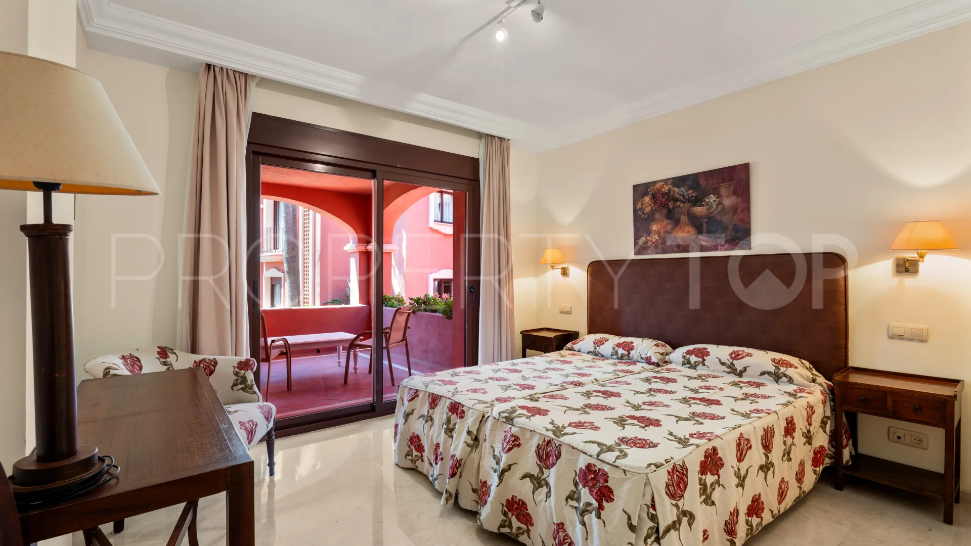 For sale 2 bedrooms apartment in Nueva Andalucia