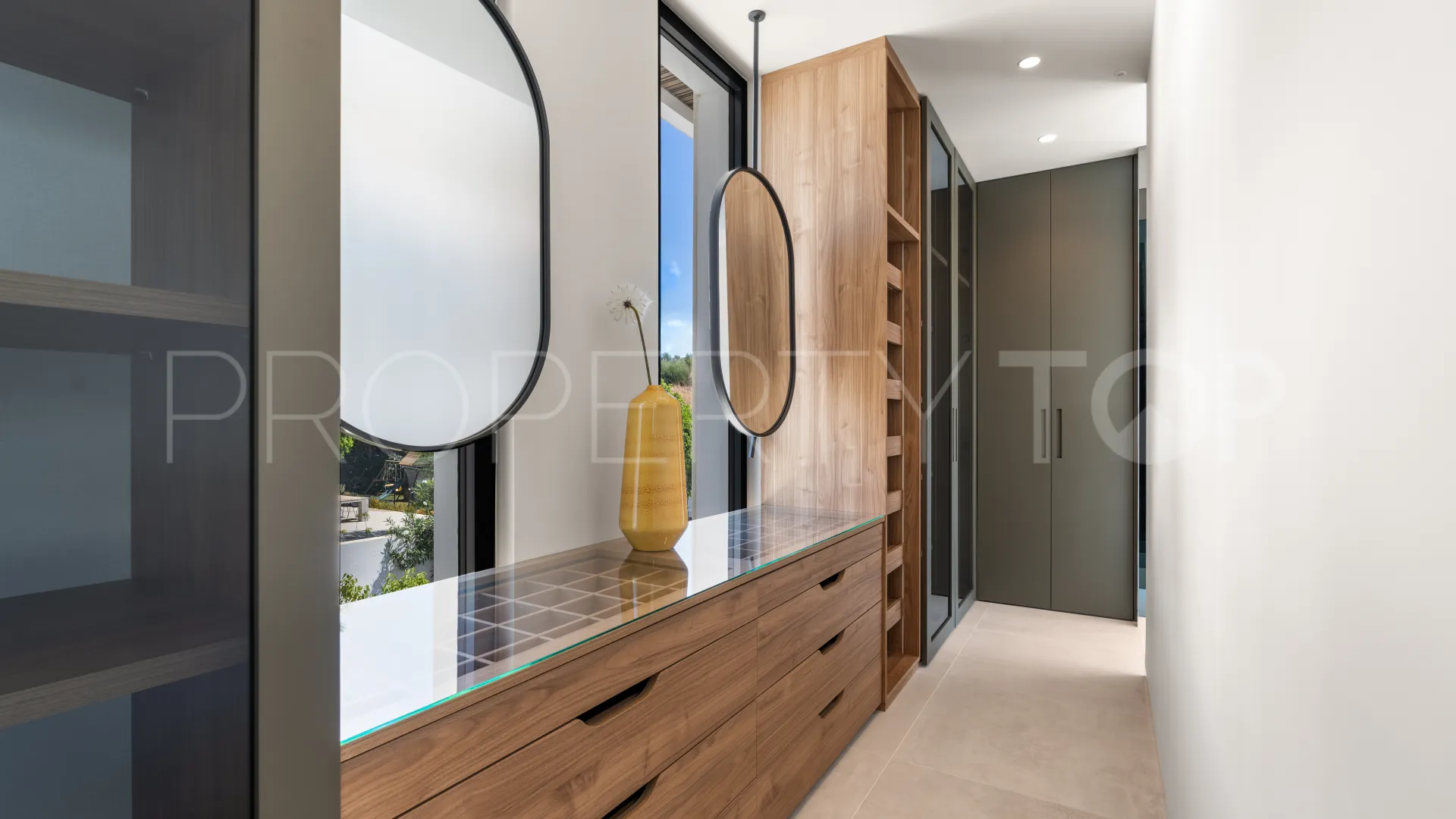 Se vende villa en Paraiso Alto con 6 dormitorios