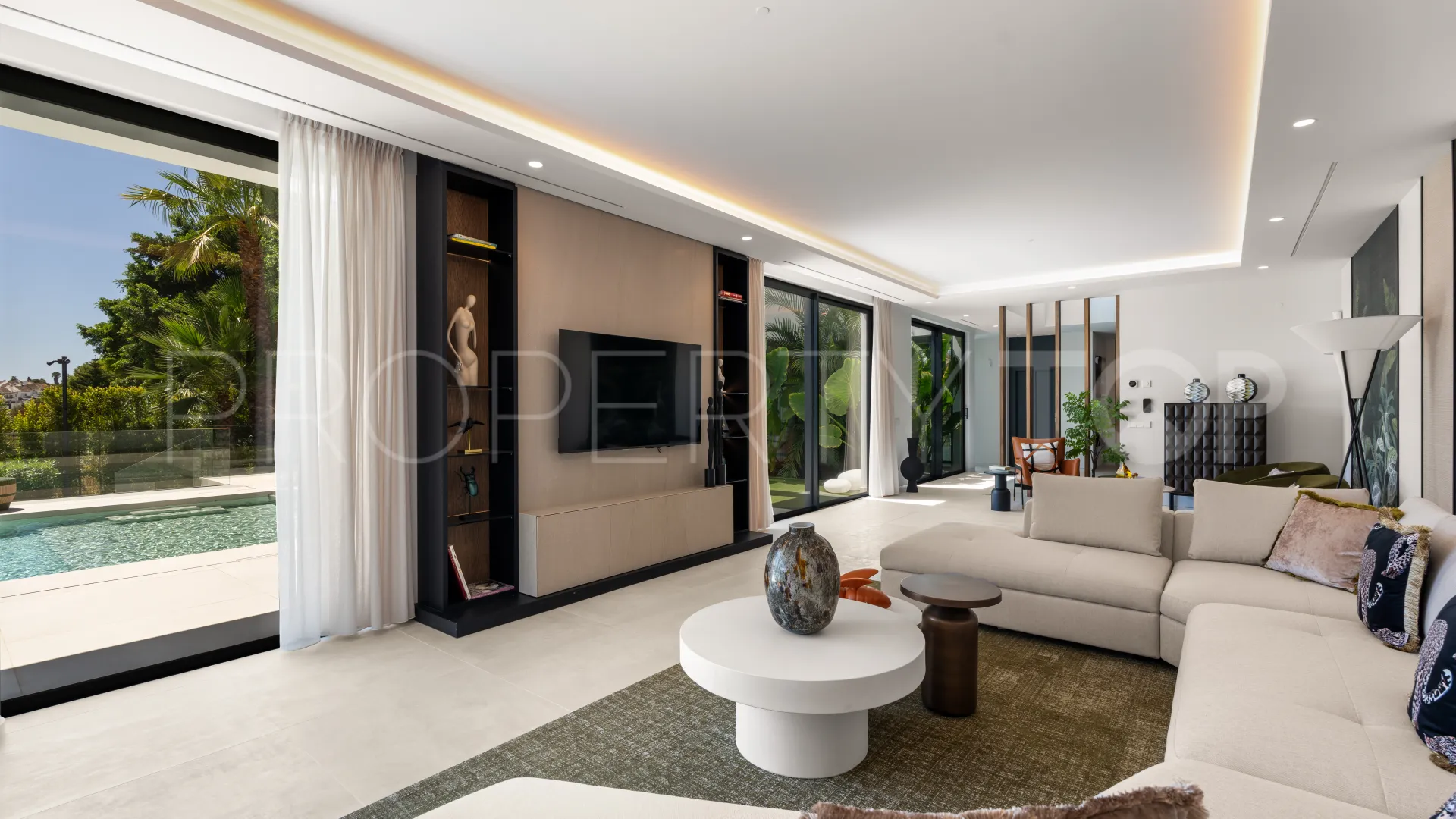 Se vende villa en Paraiso Alto con 6 dormitorios