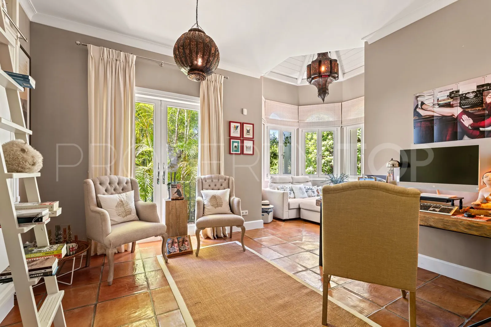 Villa with 5 bedrooms for sale in Cascada de Camojan