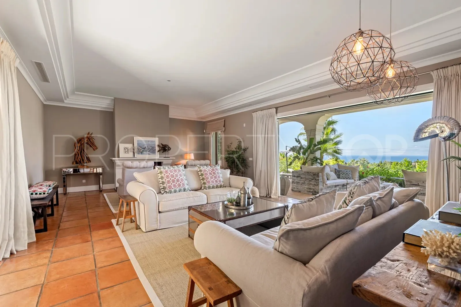Villa with 5 bedrooms for sale in Cascada de Camojan