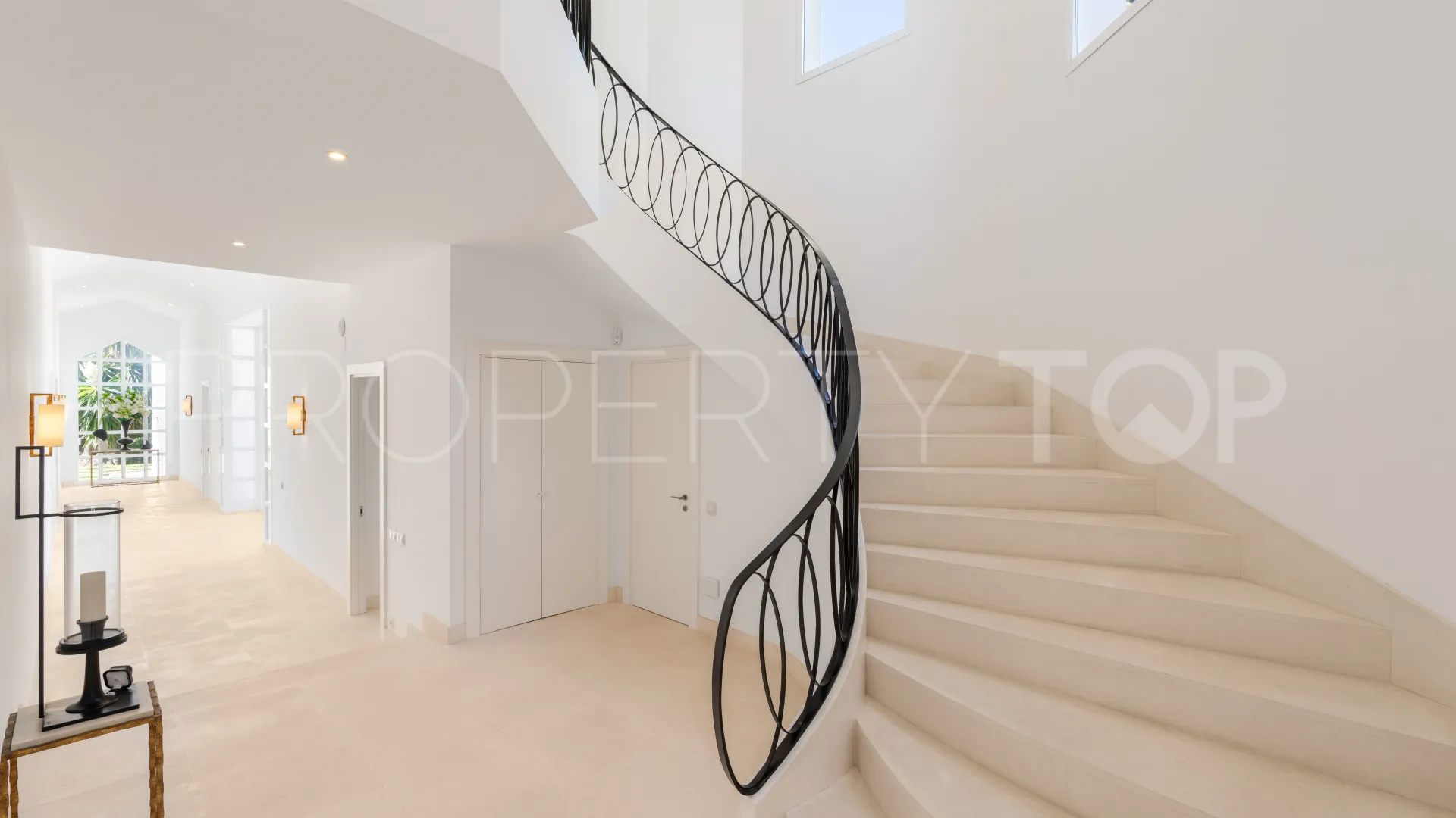Villa with 6 bedrooms for sale in Guadalmina Baja