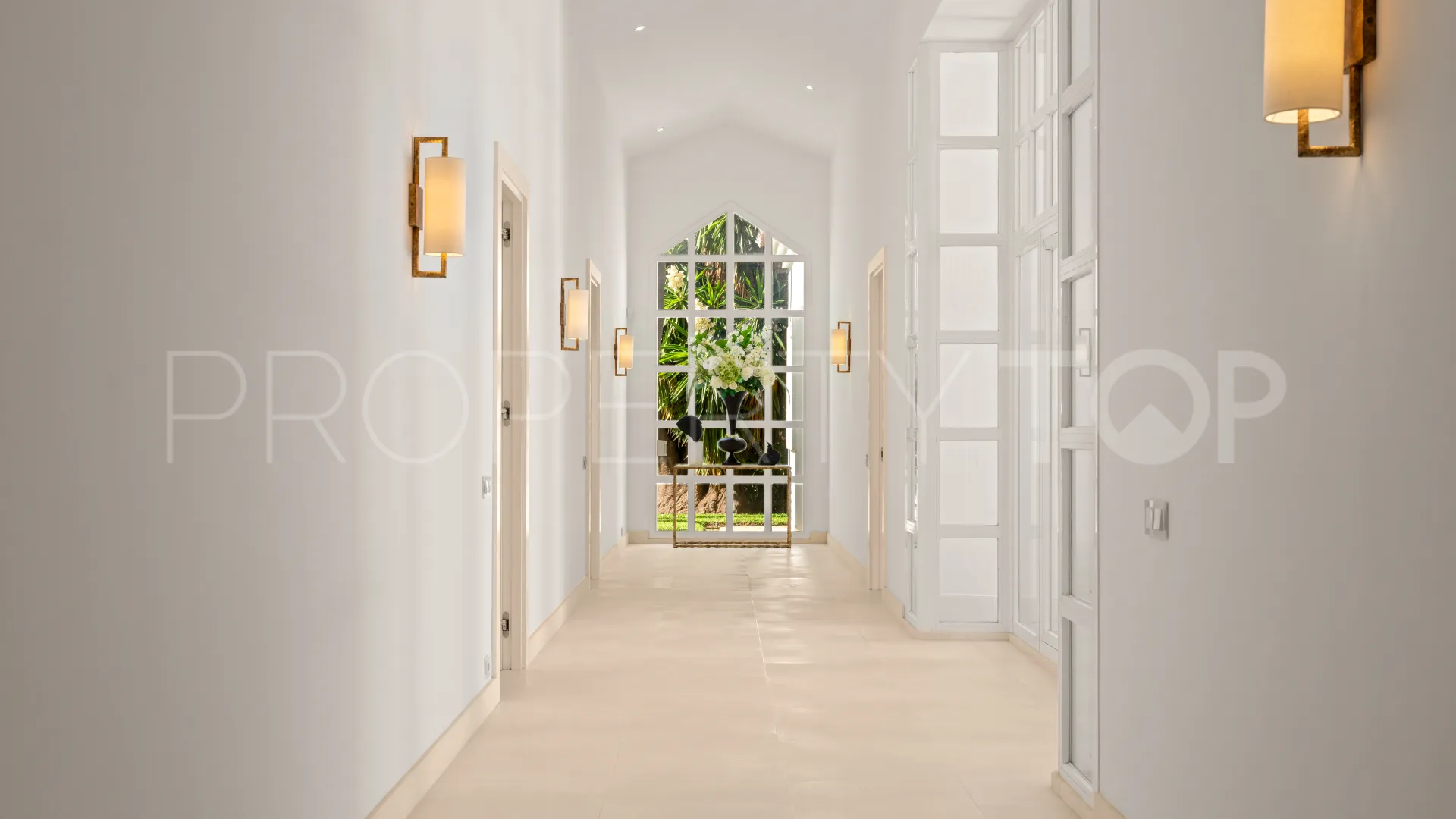 Villa with 6 bedrooms for sale in Guadalmina Baja