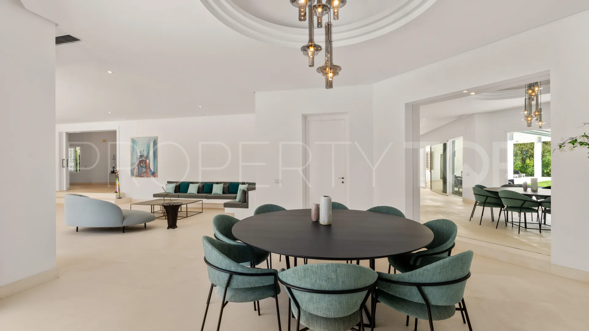 Villa with 6 bedrooms for sale in Guadalmina Baja