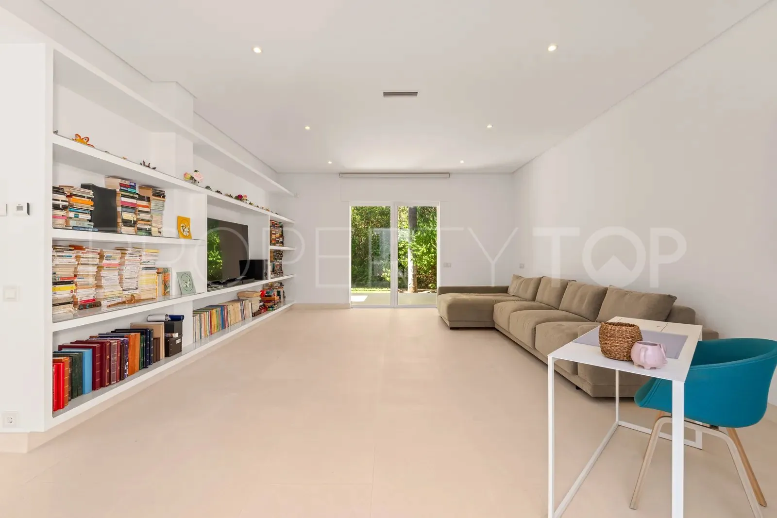 Villa with 6 bedrooms for sale in Guadalmina Baja