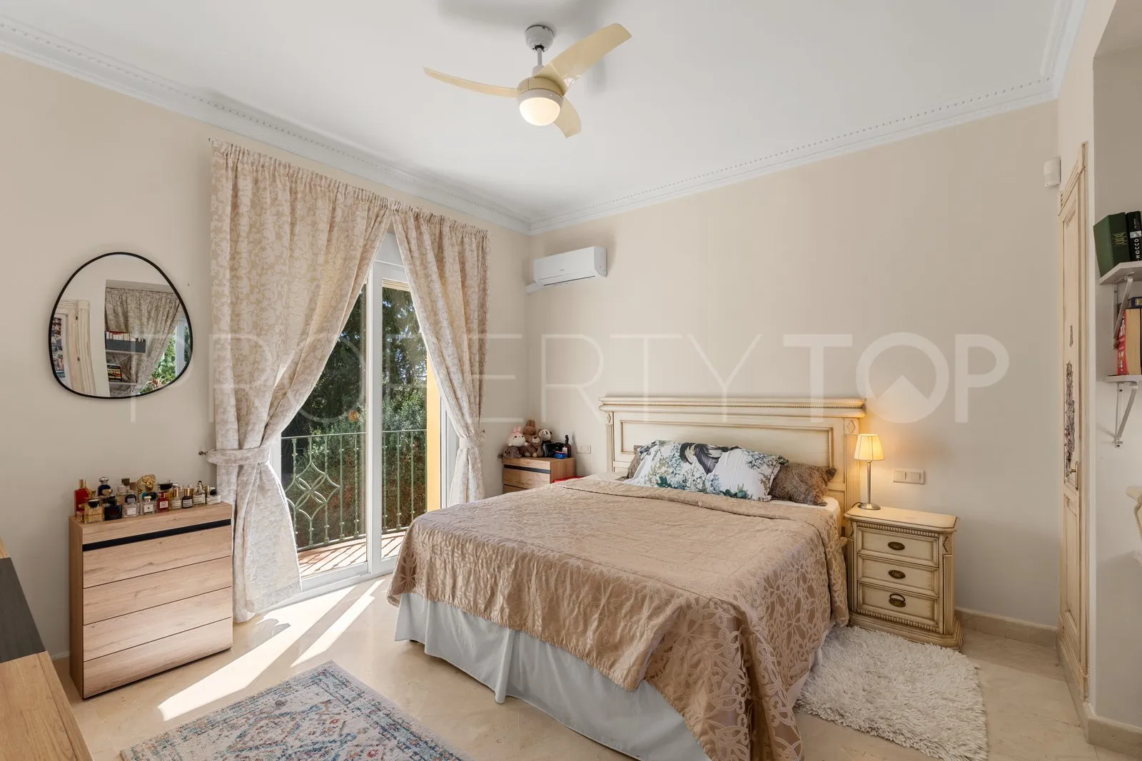 5 bedrooms villa in Las Brisas for sale