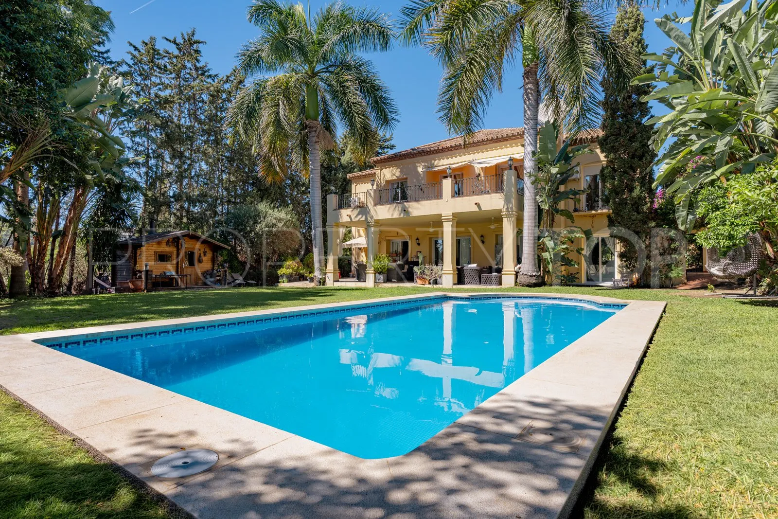 5 bedrooms villa in Las Brisas for sale