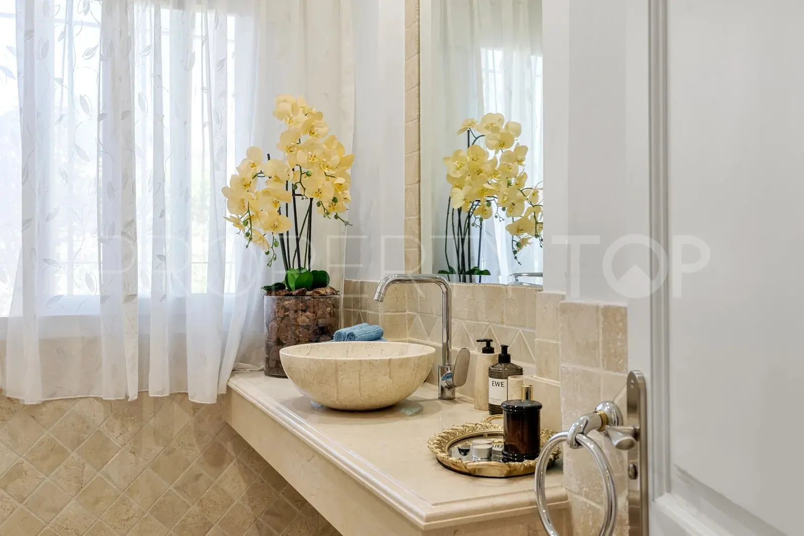 5 bedrooms villa in Las Brisas for sale