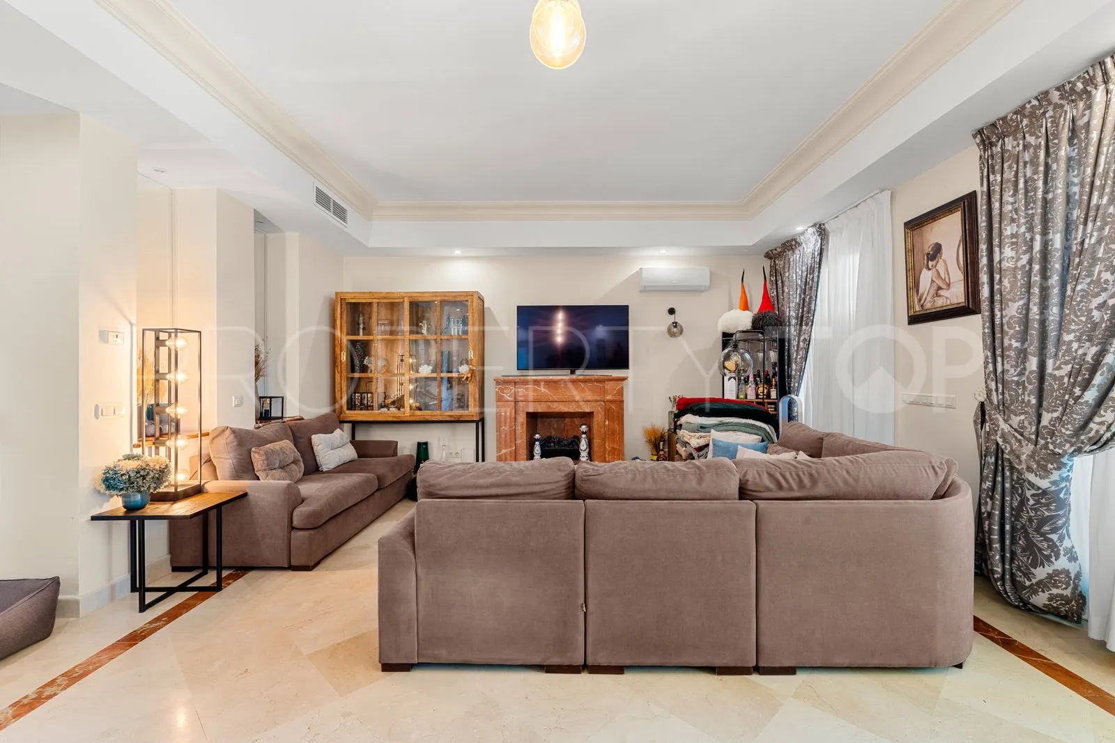 5 bedrooms villa in Las Brisas for sale