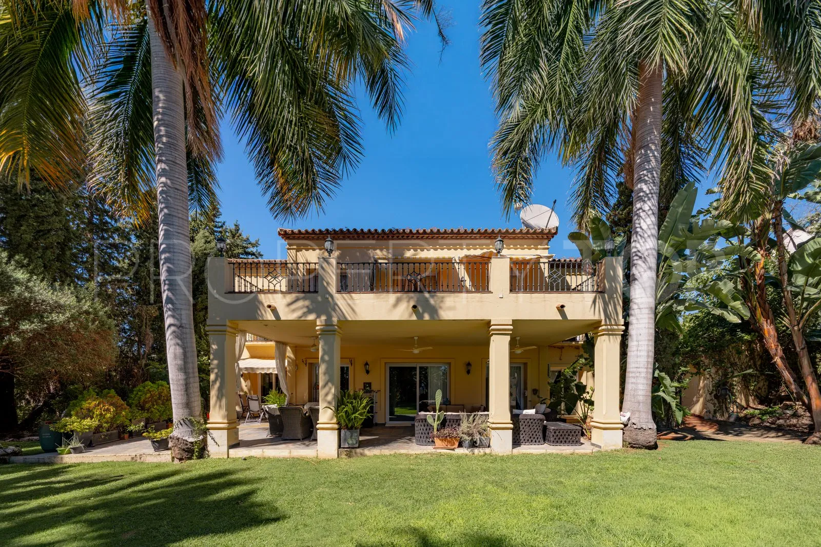 5 bedrooms villa in Las Brisas for sale