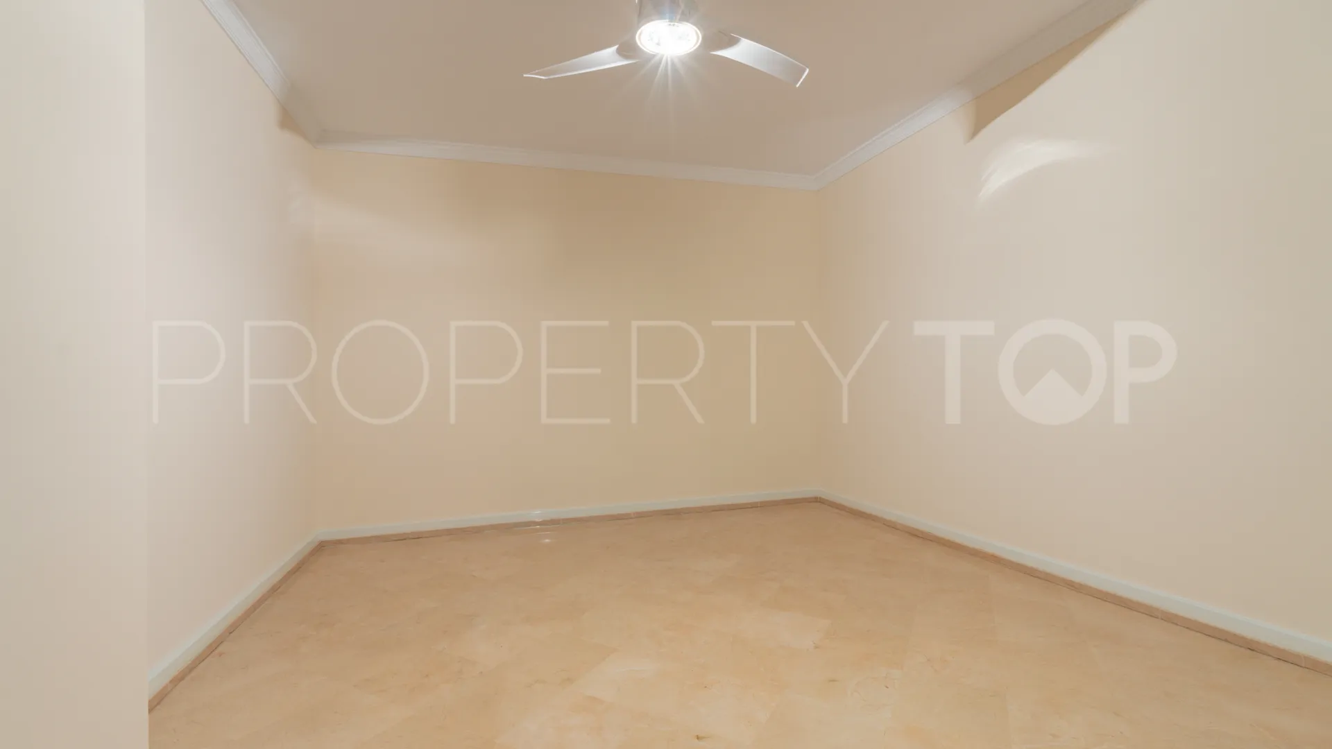 5 bedrooms villa in Las Brisas for sale