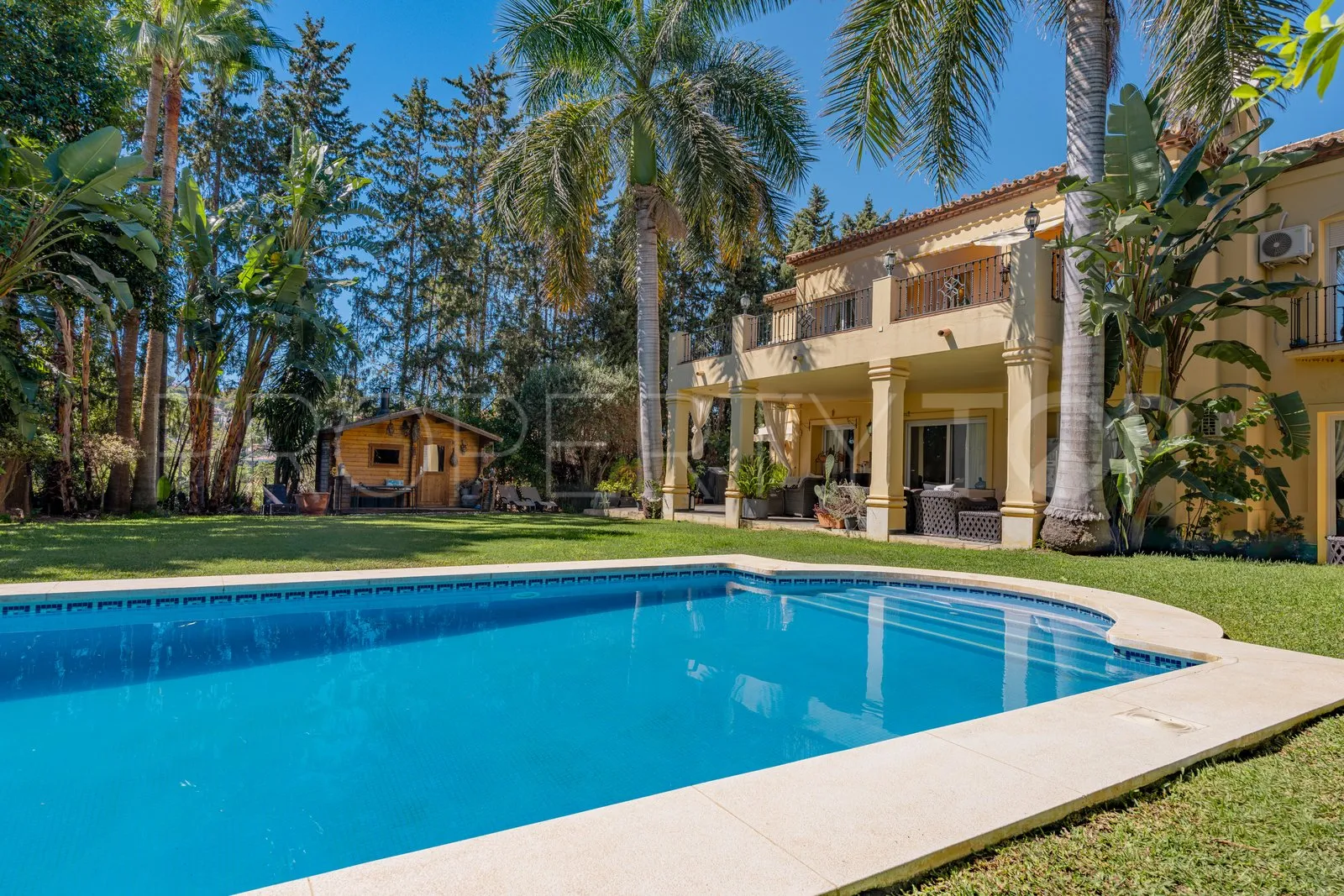 5 bedrooms villa in Las Brisas for sale