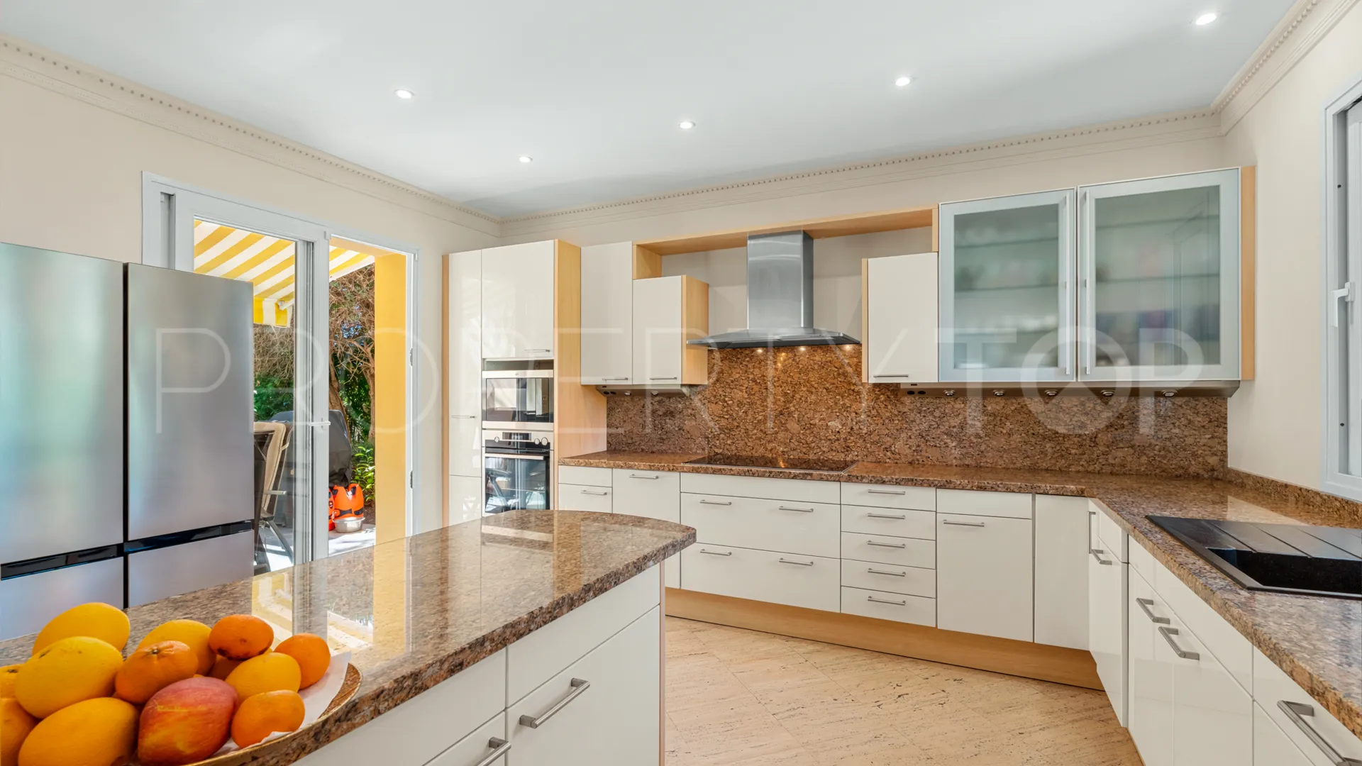 5 bedrooms villa in Las Brisas for sale
