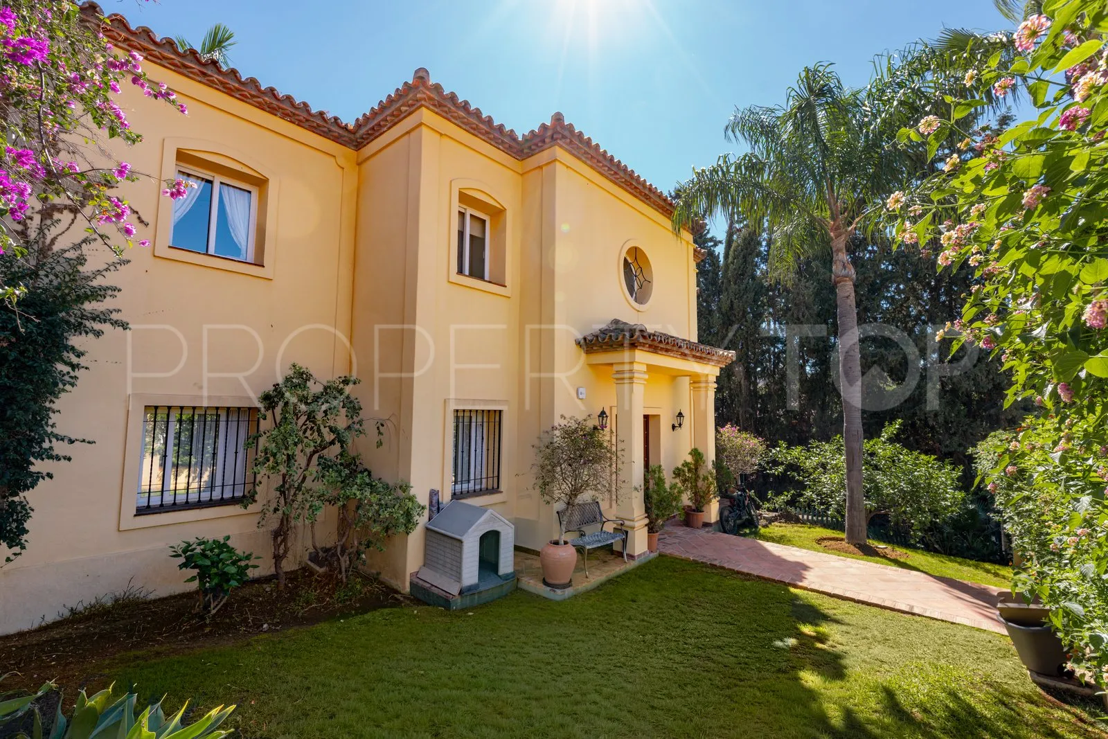 5 bedrooms villa in Las Brisas for sale