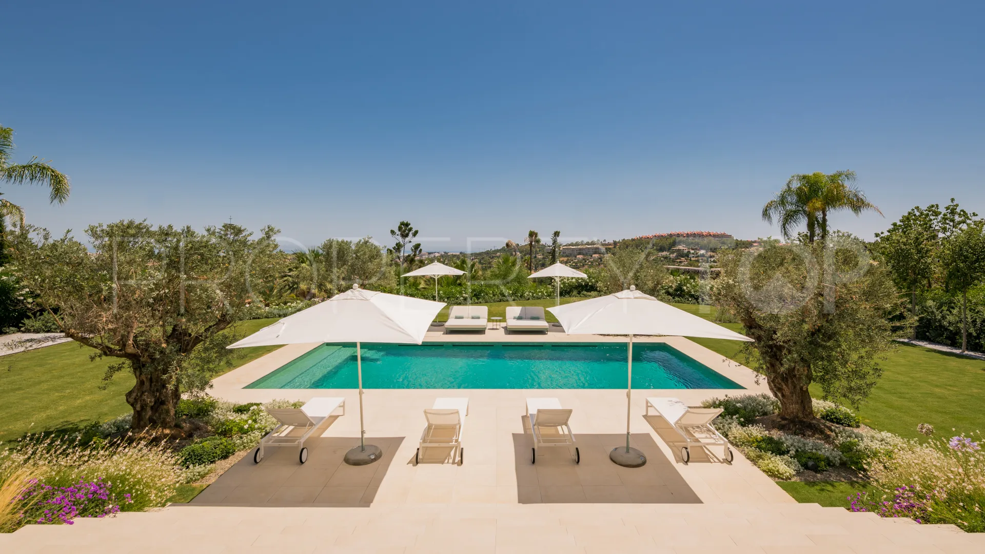 Buy villa in La Cerquilla