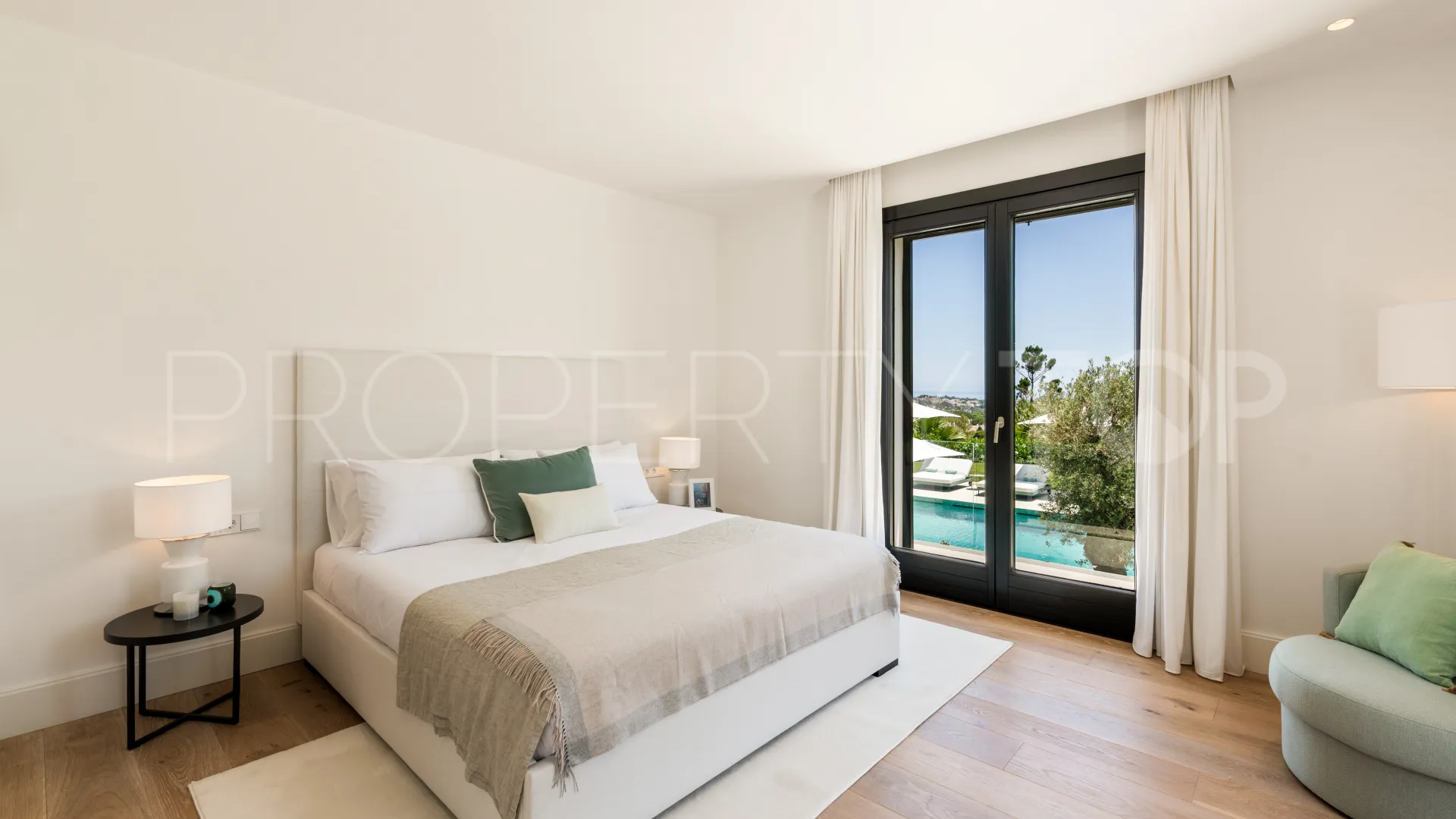Buy villa in La Cerquilla