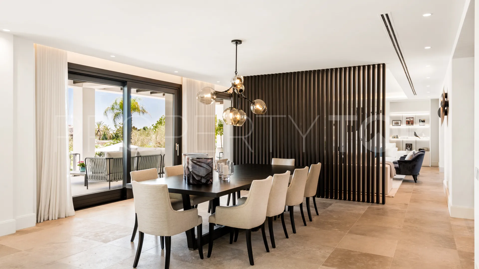 Buy villa in La Cerquilla