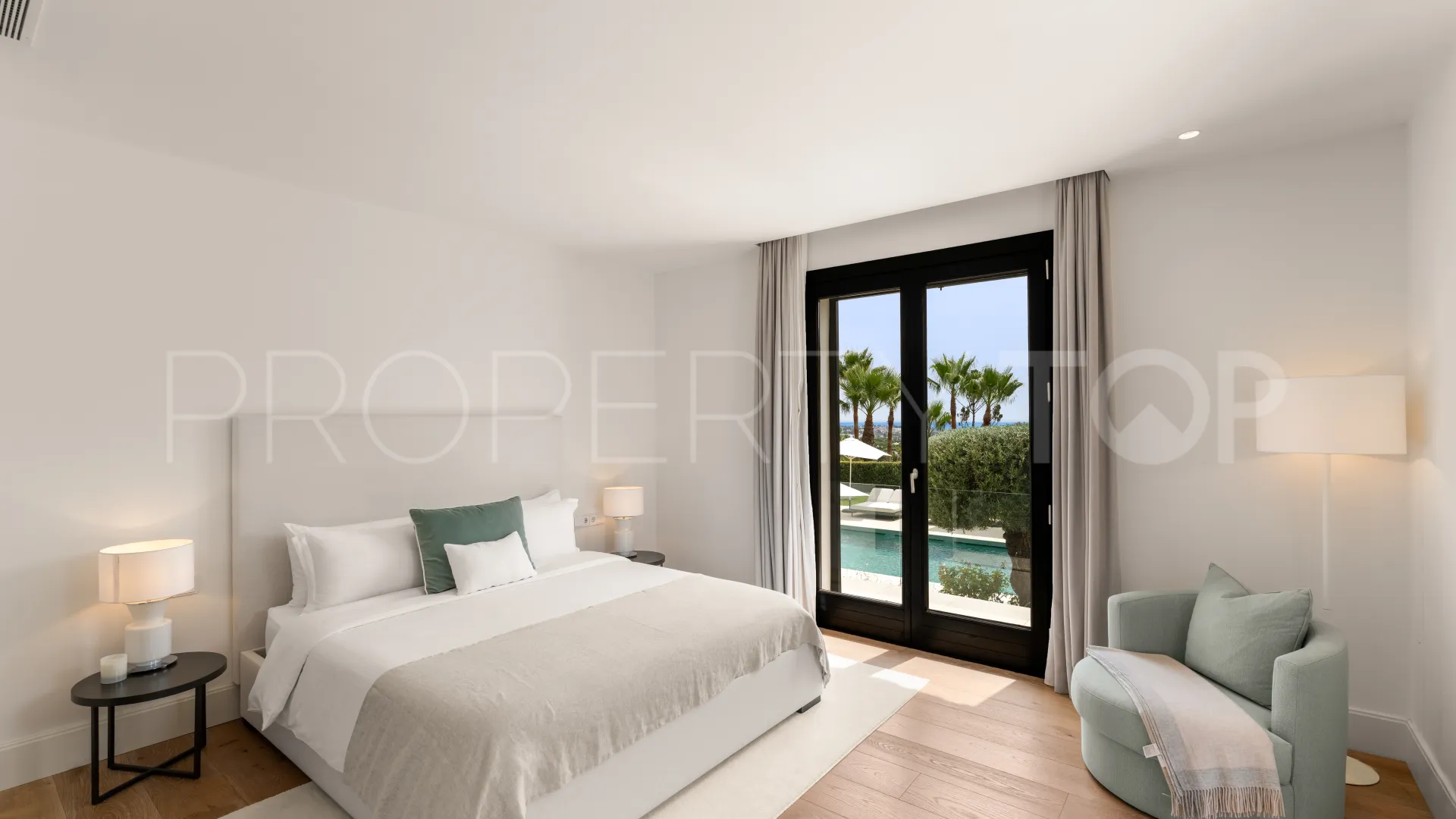 Buy villa in La Cerquilla