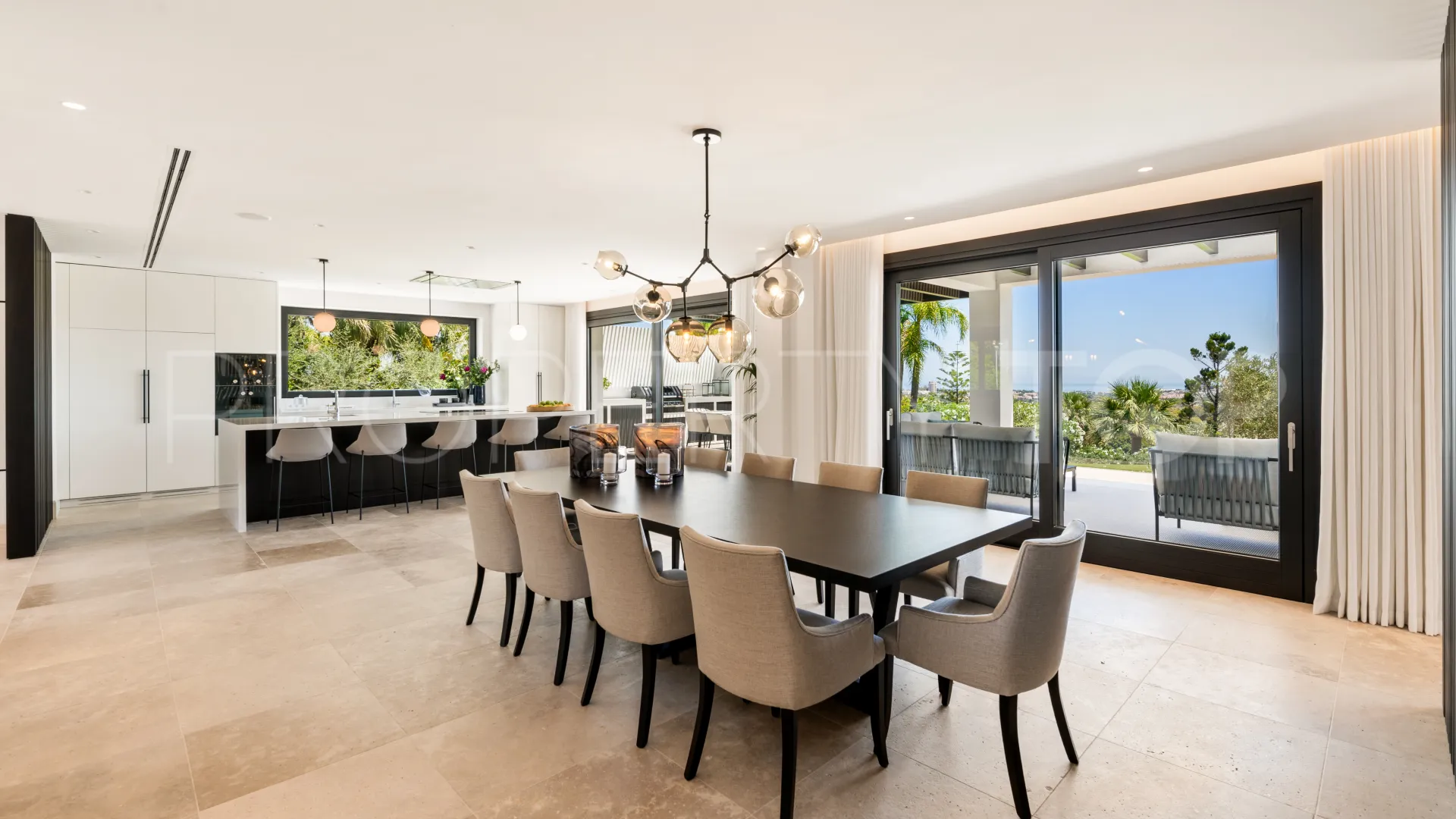 Buy villa in La Cerquilla