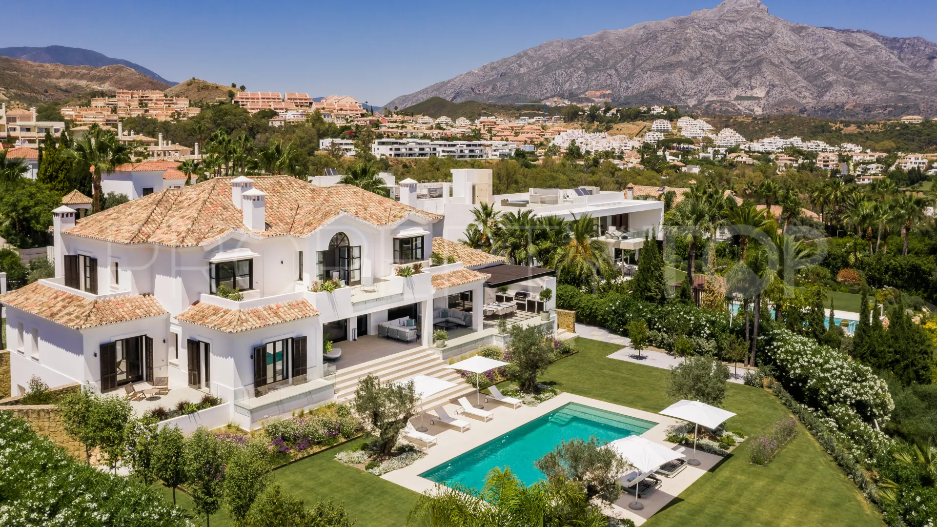 Buy villa in La Cerquilla