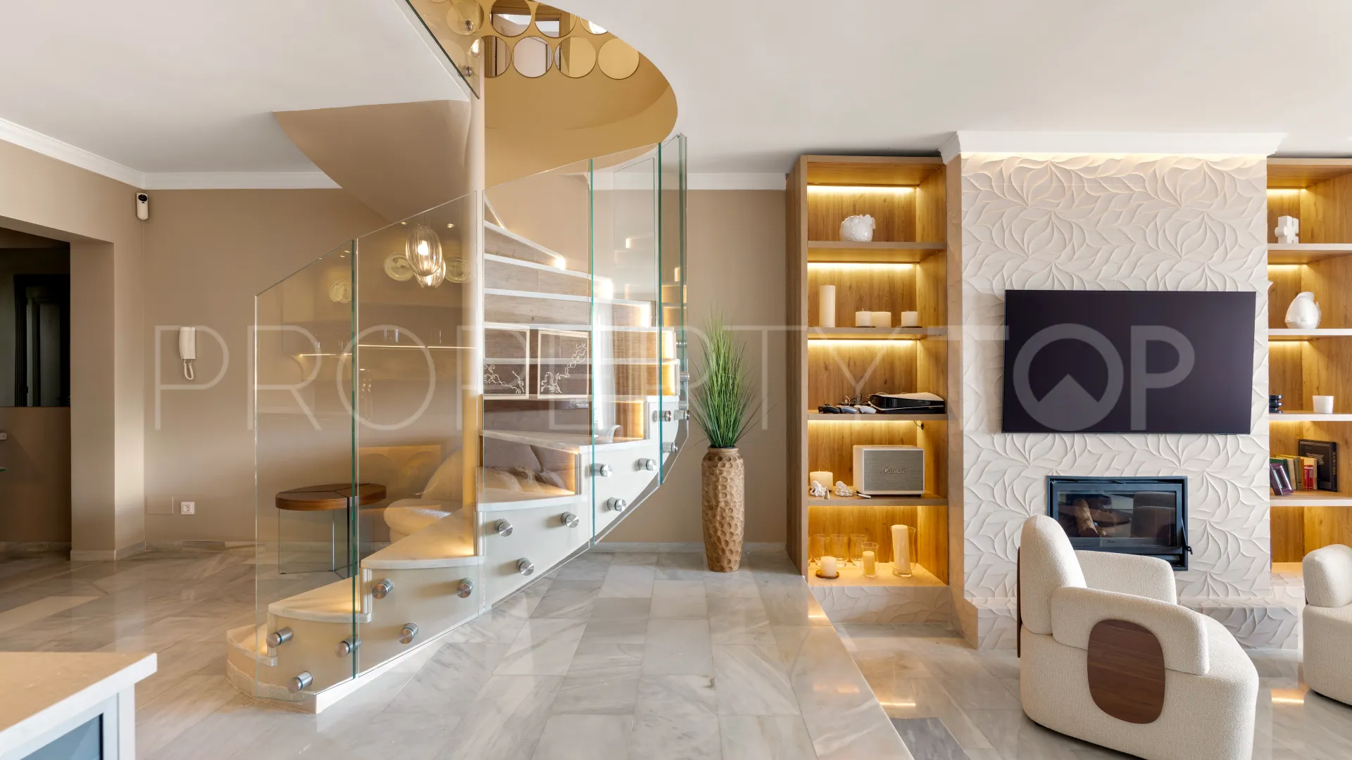 Se vende apartamento en Nueva Andalucia con 3 dormitorios