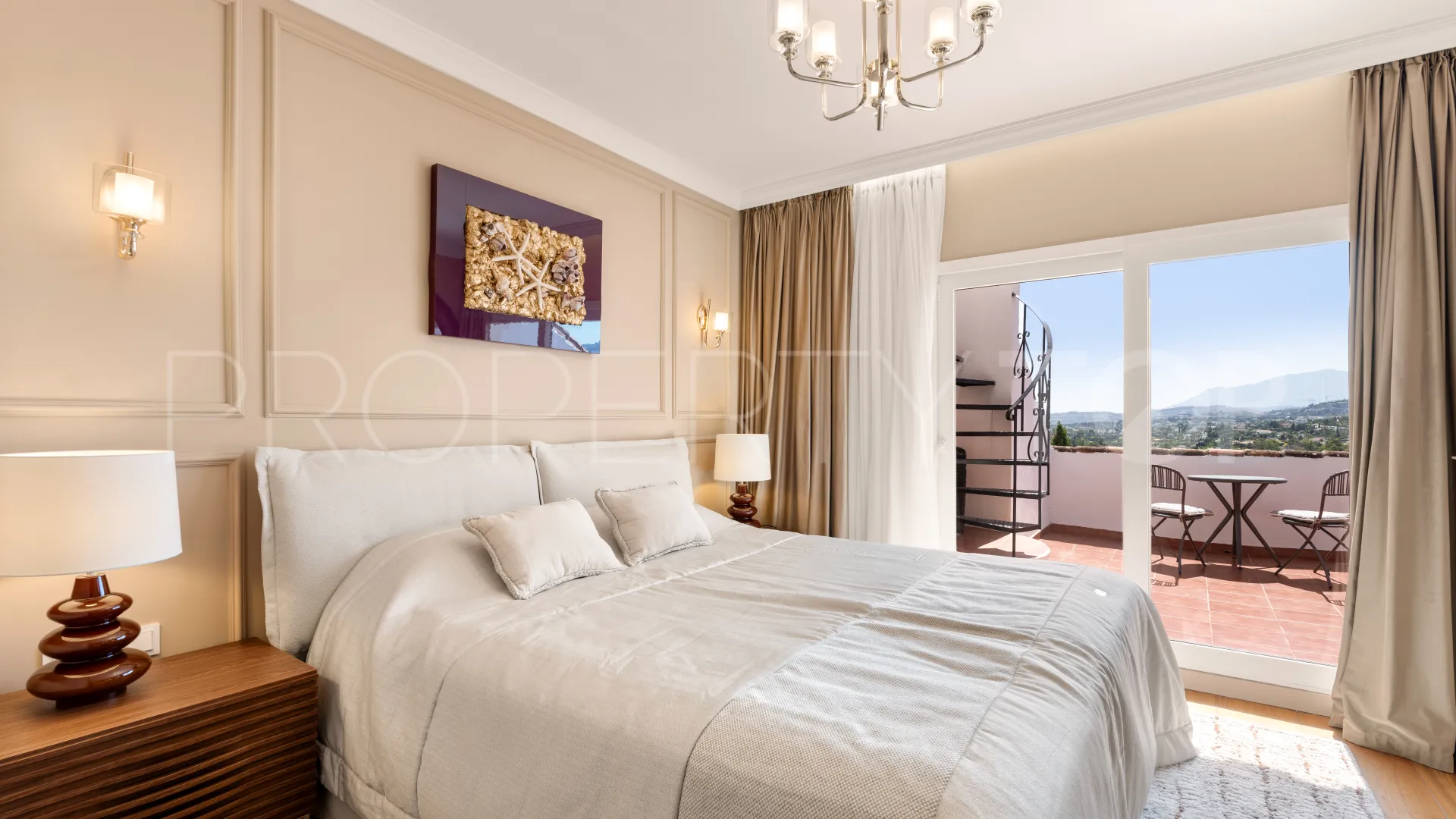 Se vende apartamento en Nueva Andalucia con 3 dormitorios