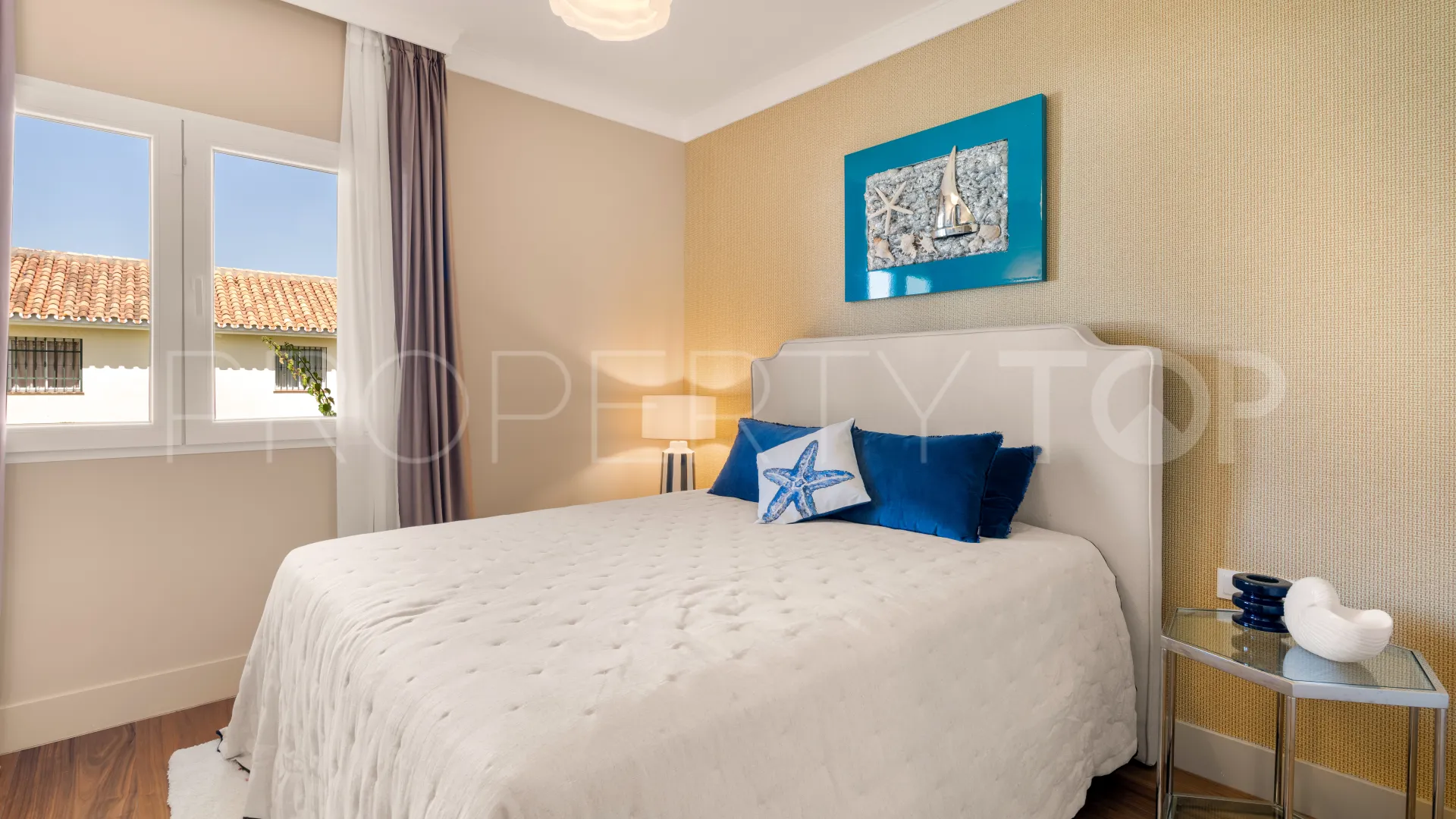 Se vende apartamento en Nueva Andalucia con 3 dormitorios