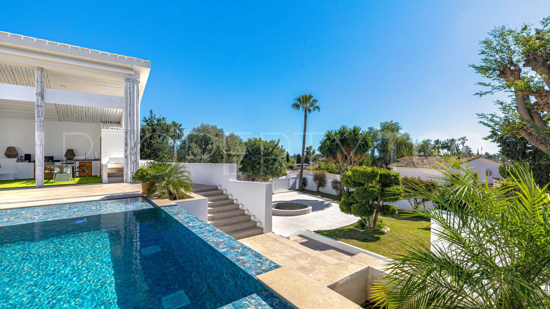 Villa en venta en Guadalmina Alta