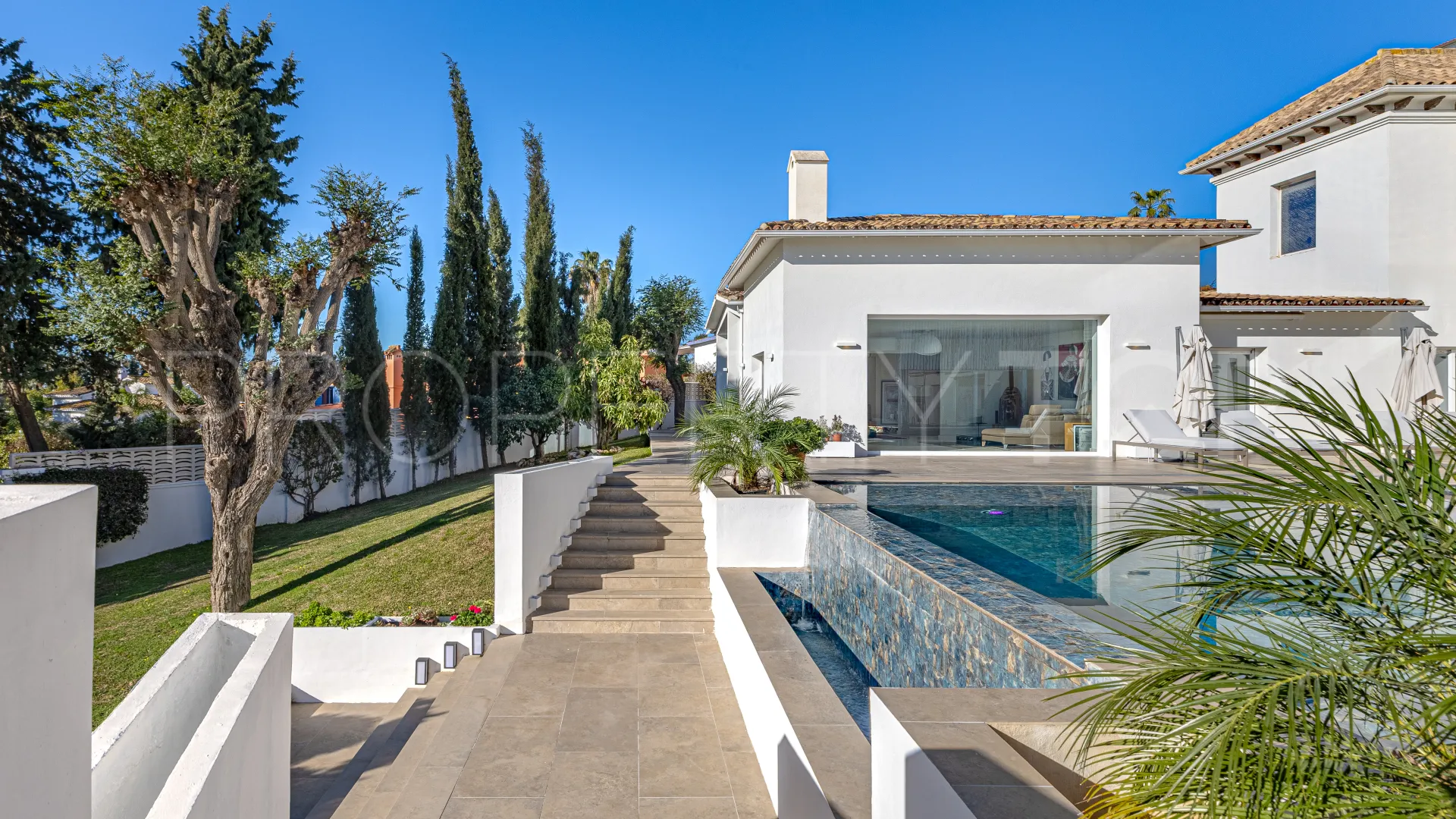 Villa en venta en Guadalmina Alta