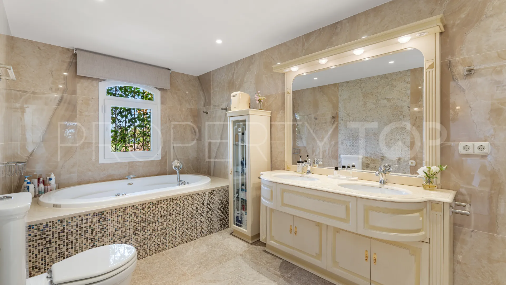 Buy Bahia de Marbella villa