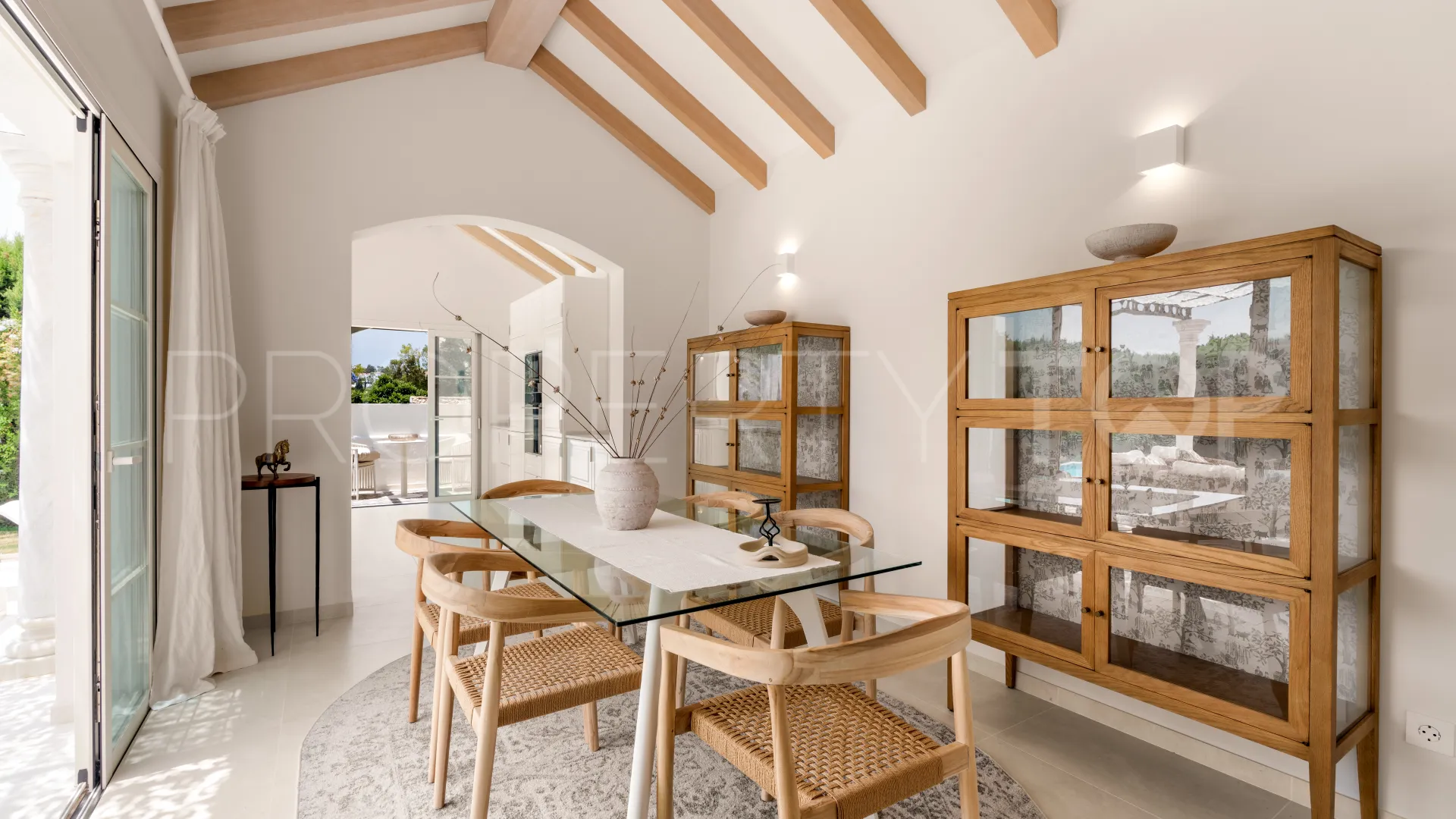 Villa for sale in Guadalmina Baja