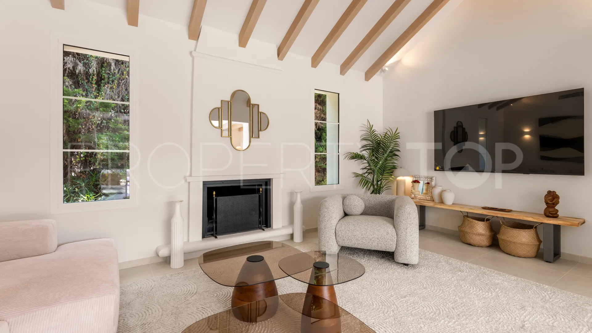 Villa for sale in Guadalmina Baja