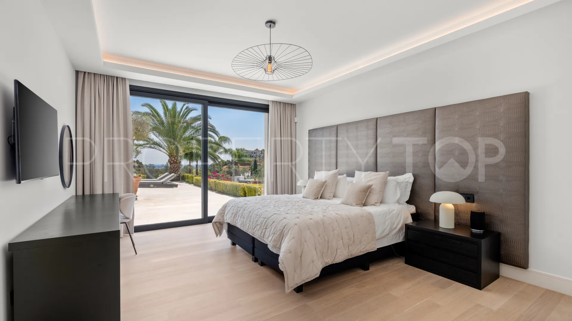Comprar villa en Los Almendros de 6 dormitorios