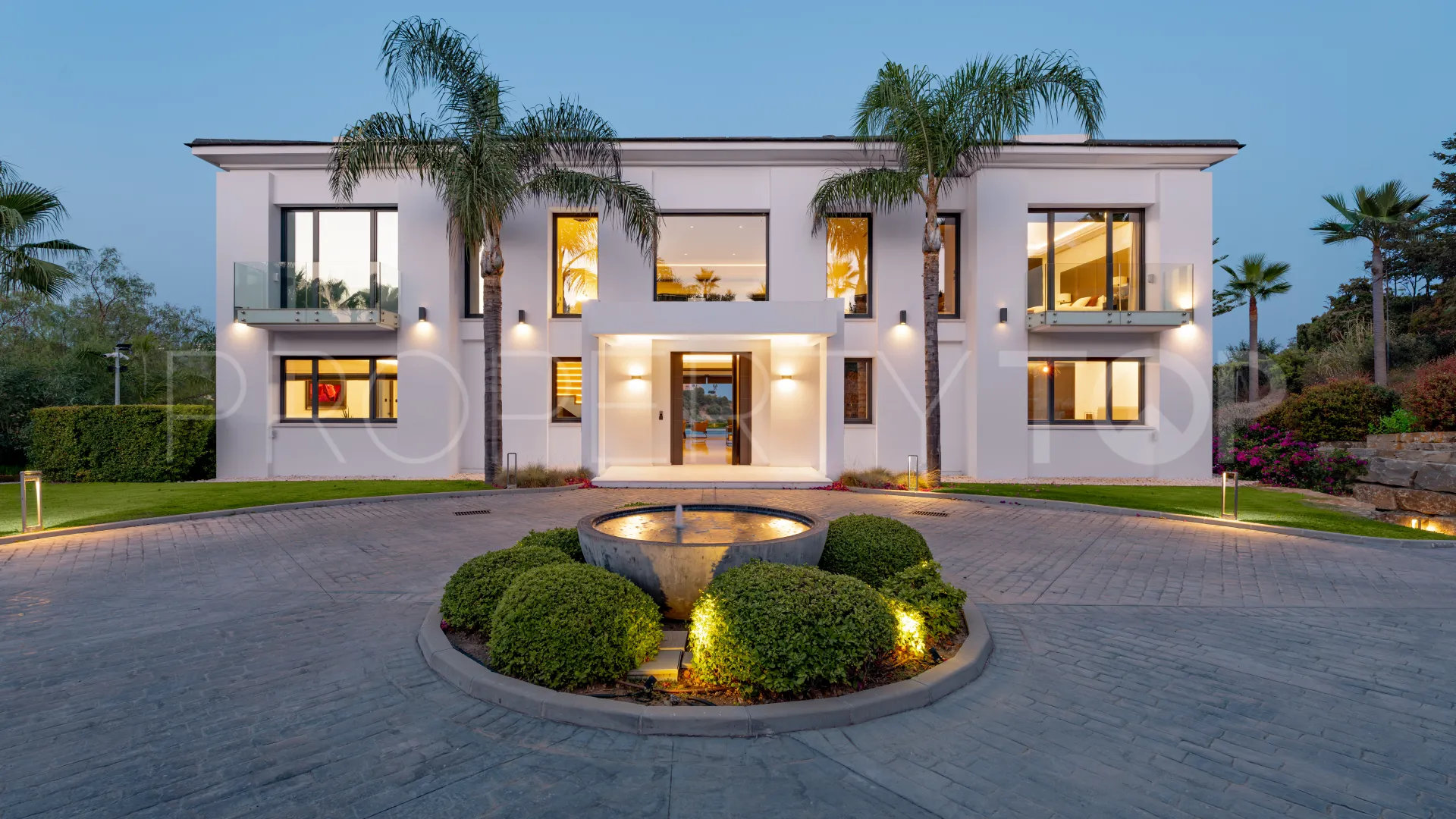 Comprar villa en Los Almendros de 6 dormitorios